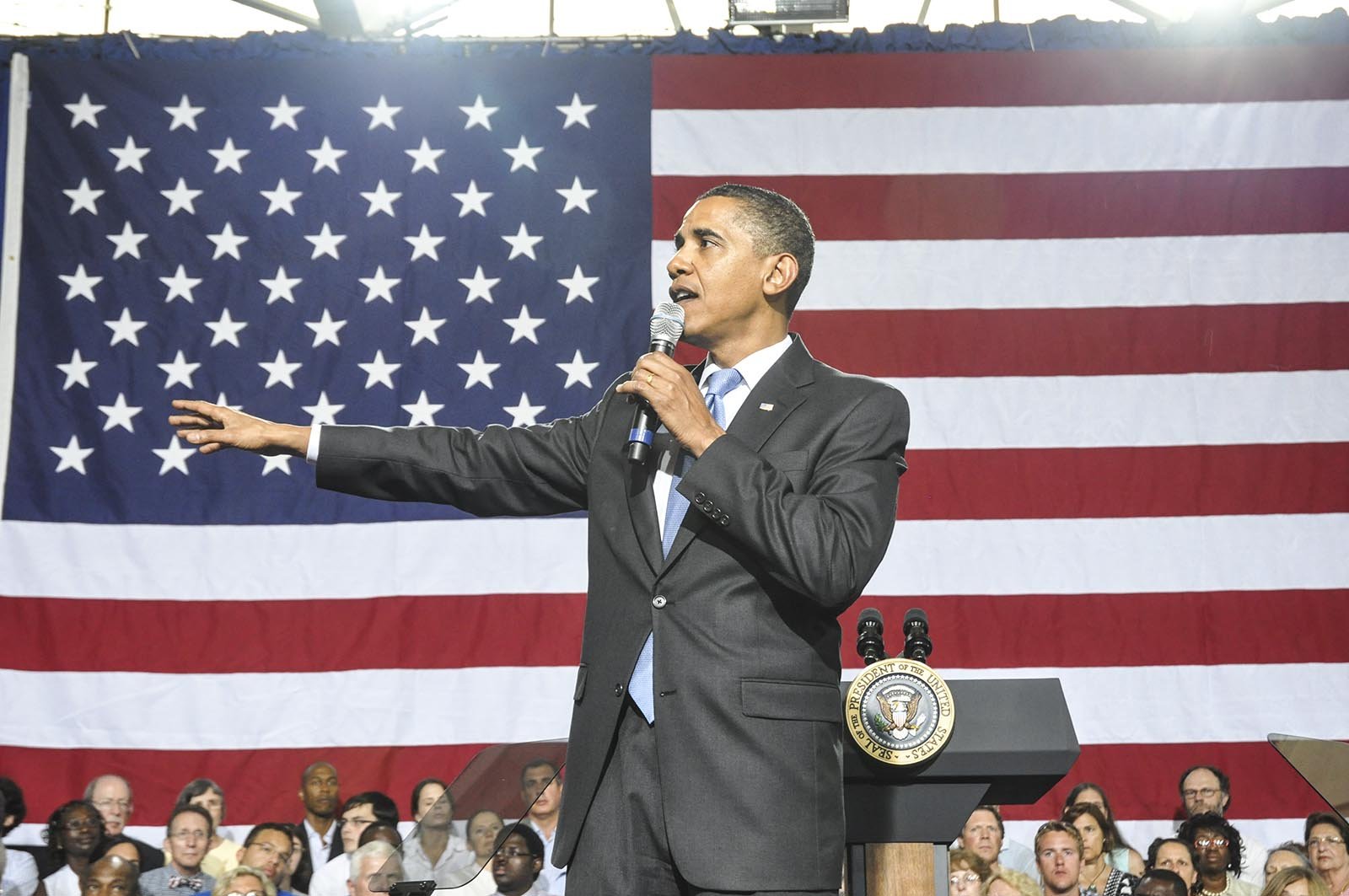DSC_0225 copy.jpg Obama NH.jpg