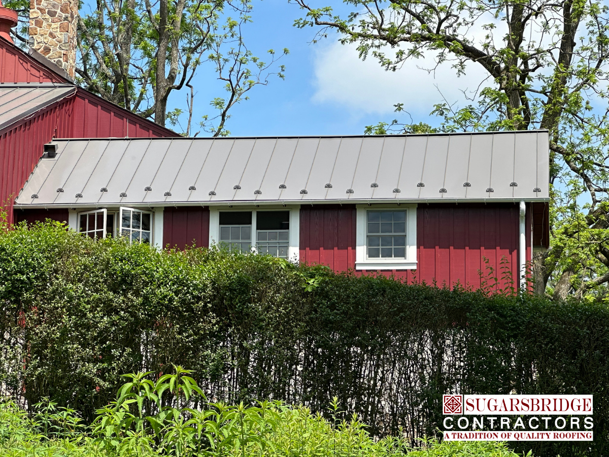 Custom-1%22-doublock-lock-Everlast-standing-seam-roof.png