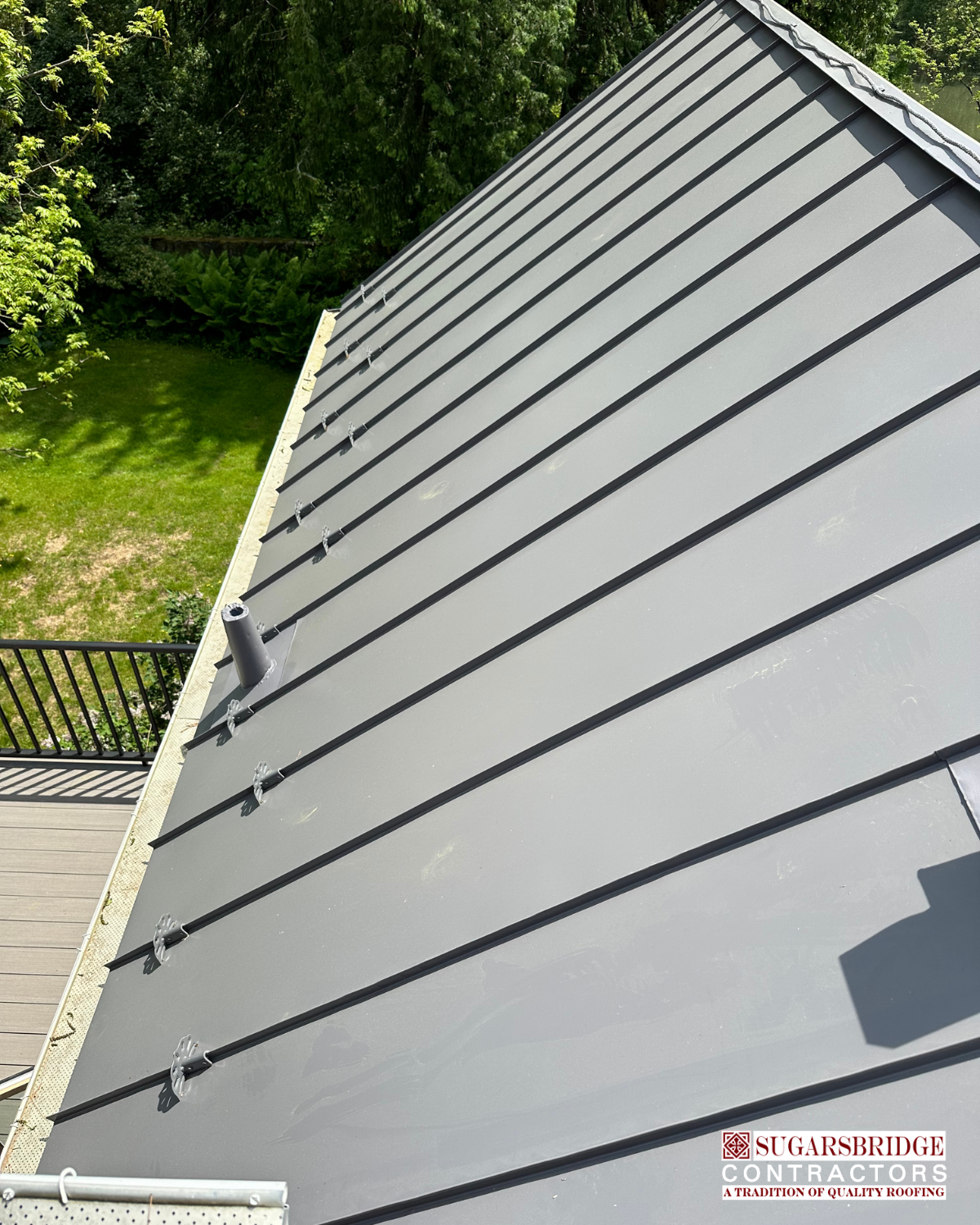 Custom-1%22-doublock-lock-Everlast-standing-seam-roof-05.png