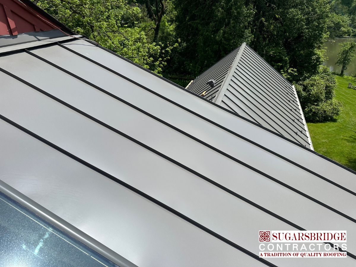 Custom-1%22-doublock-lock-Everlast-standing-seam-roof-03.png