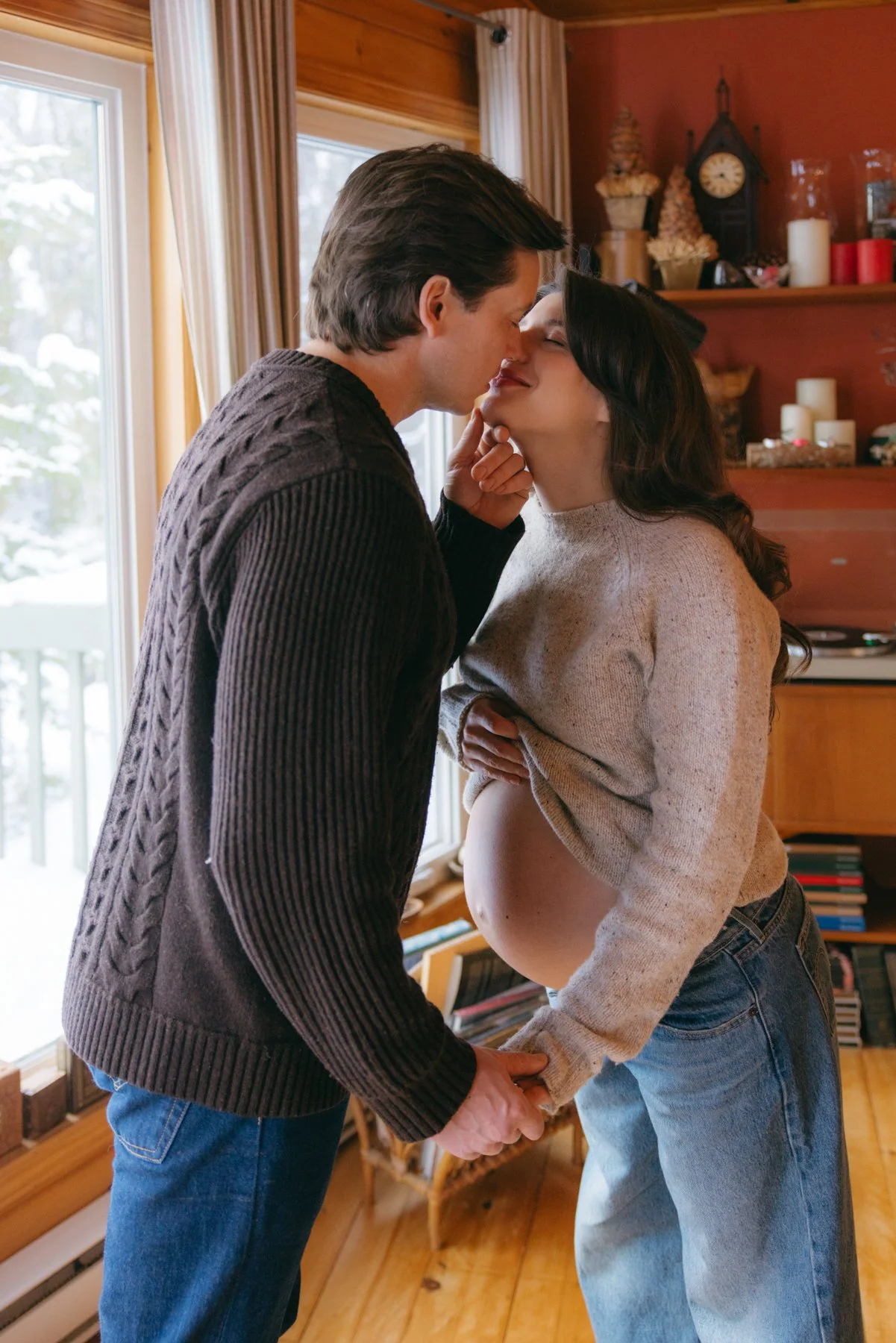Ottawa-Maternity-Session-Cottage-0088.jpg