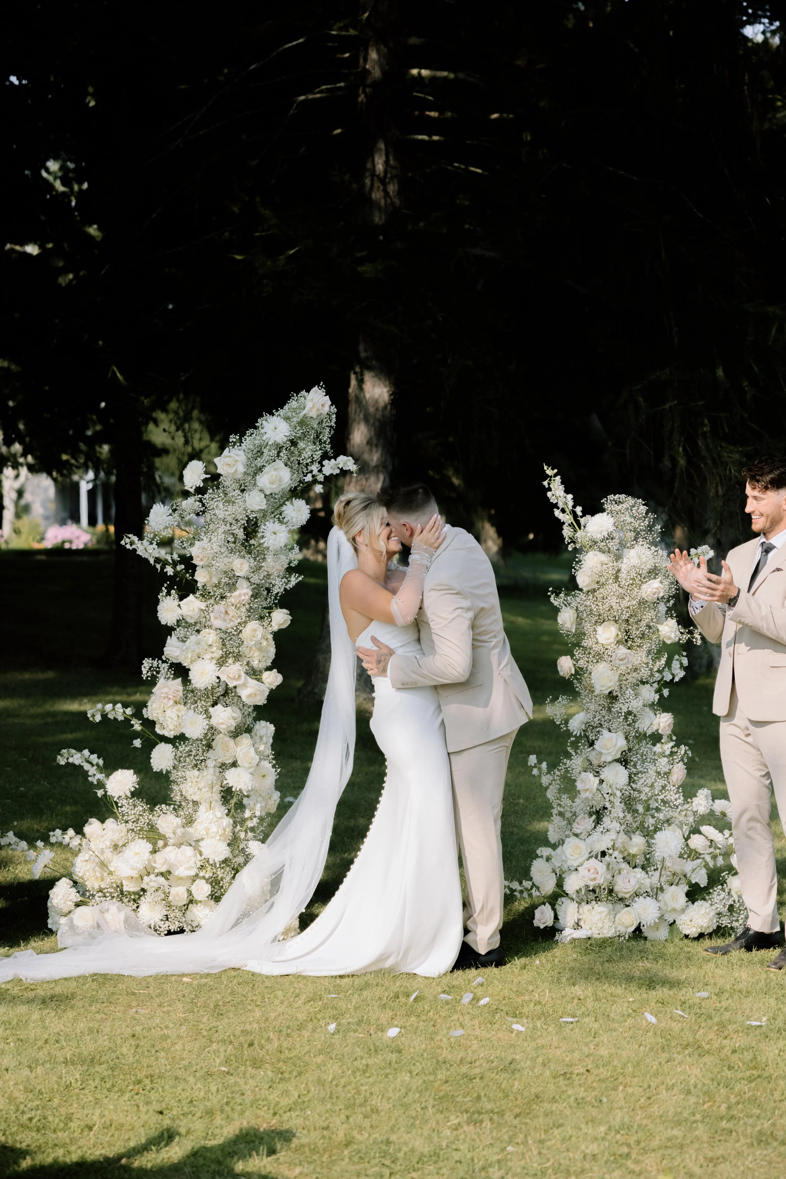 GraceAndGold-MJ-WED-1044.jpg
