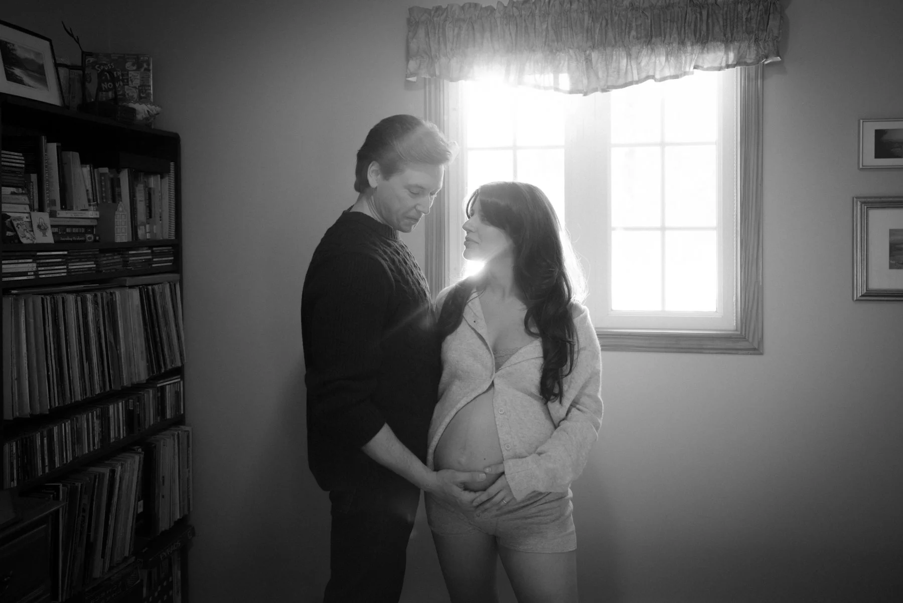Ottawa-Maternity-Session-Cottage-0043.jpg
