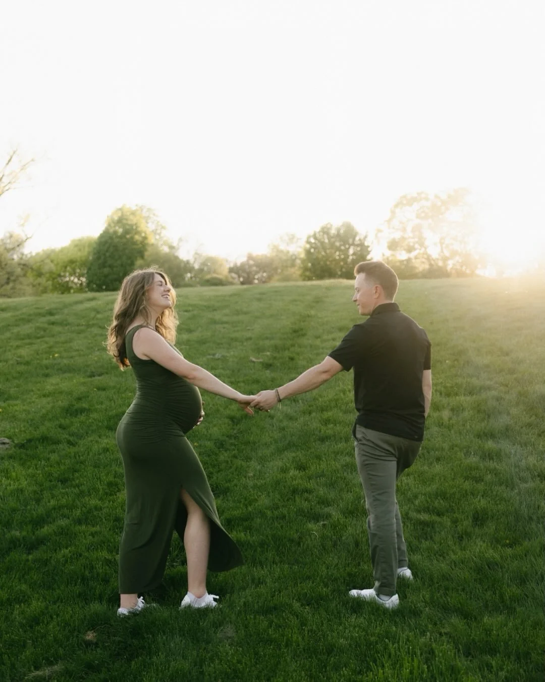 Back in May, with K + J + Baby 🤍🌿

My calendar is filling with maternity sessions and family sessions and familiar faces and it&rsquo;s the best thing ever. What an honour. 

#ottawaweddingphotographer #ottawamaternityphotographer #ottawafamilyphot