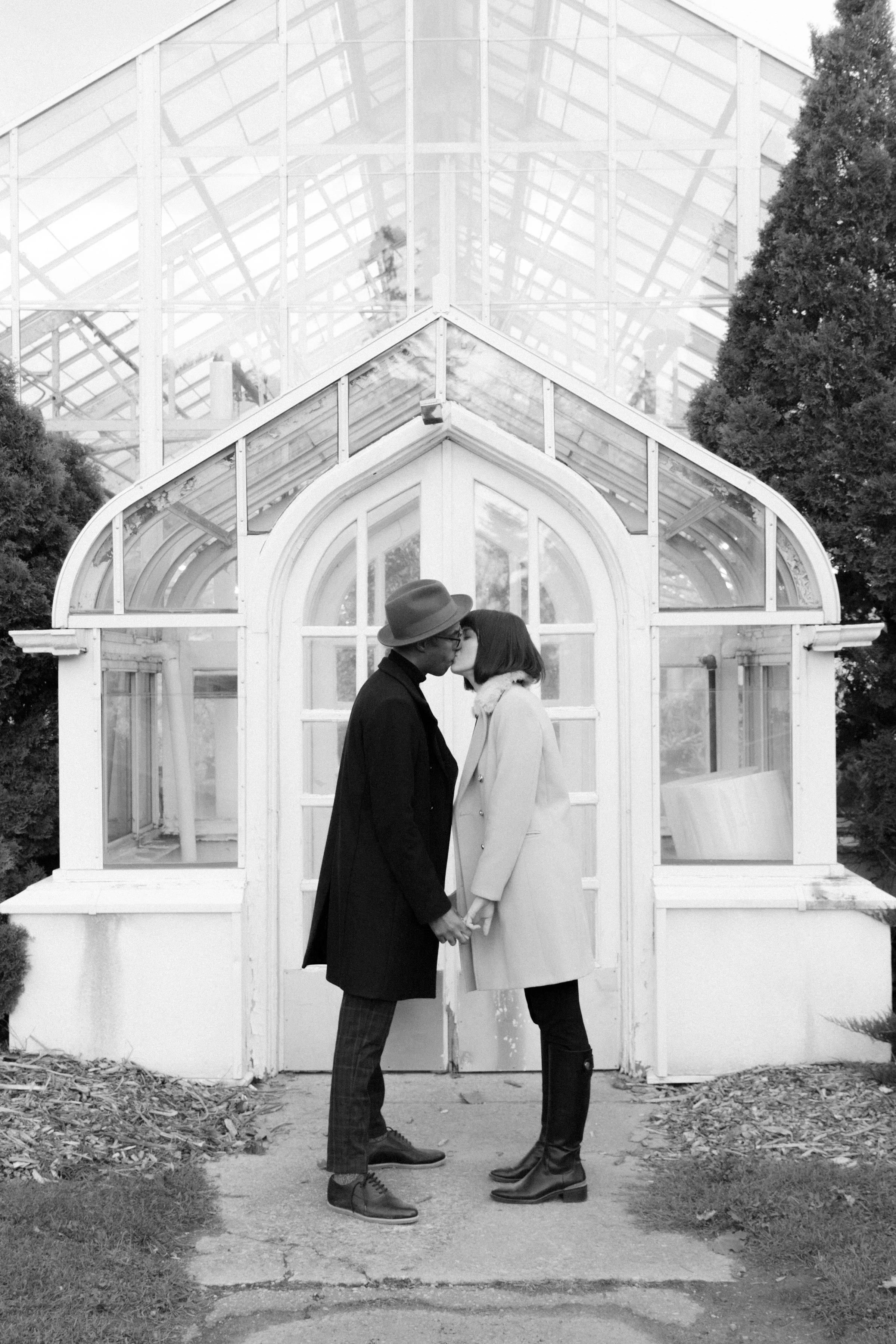 ornamental-gardens-engagement-session-0019.jpg