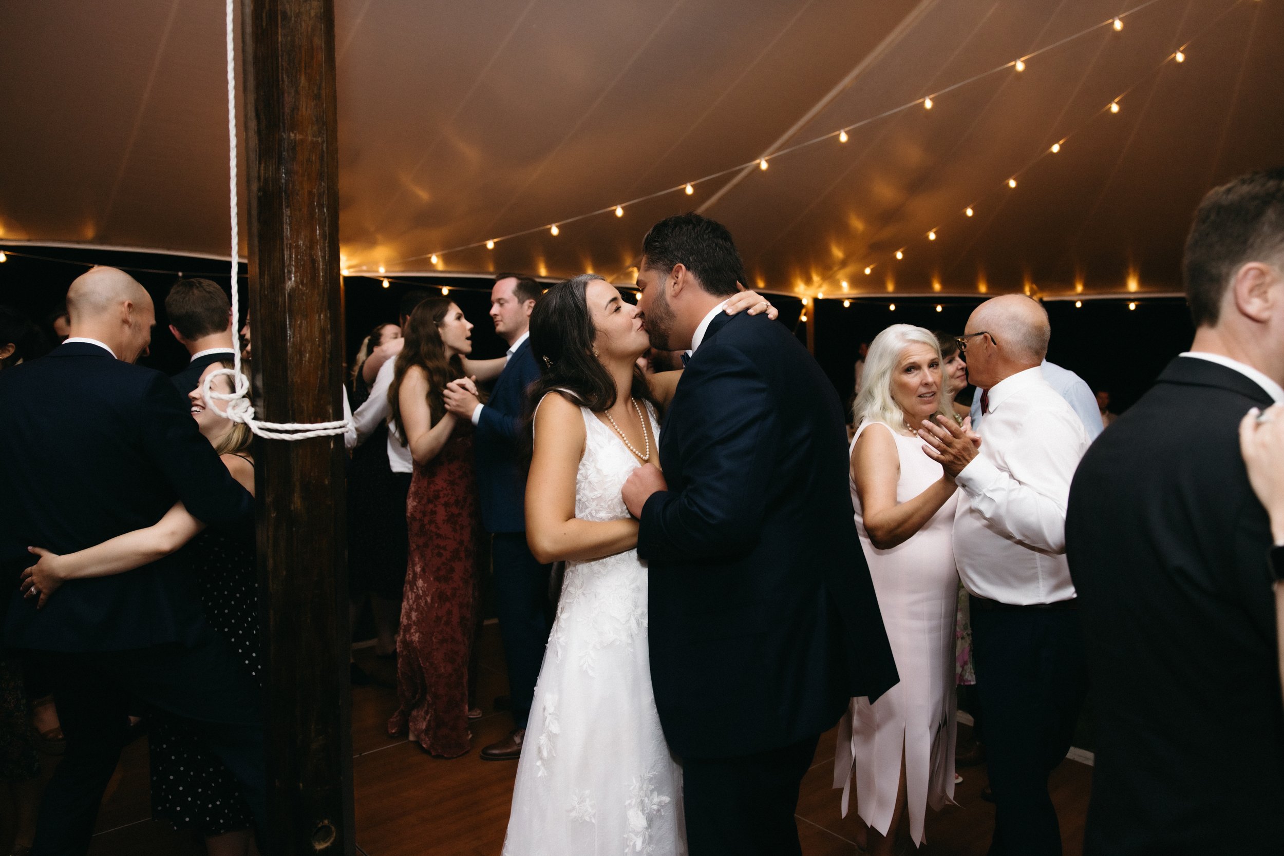 ottawa-backyard-wedding-0200.jpg