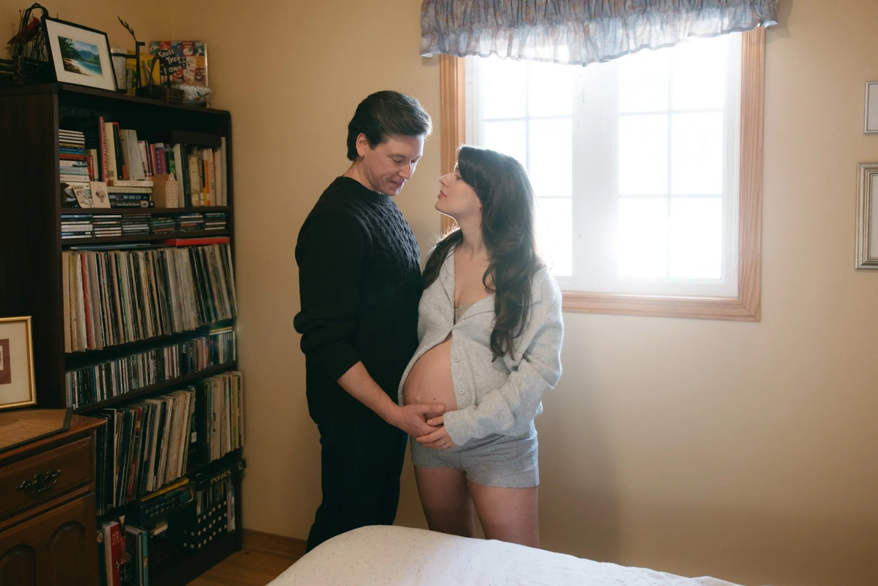Ottawa-Maternity-Session-Cottage-0042.jpg