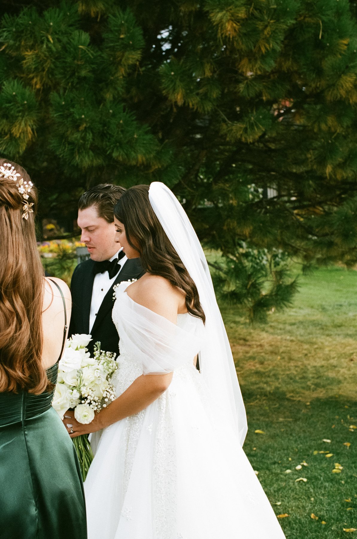 britannia-yacht-club-wedding-mn-0102.jpg