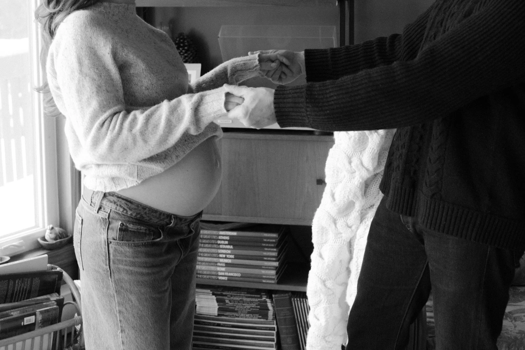 Ottawa-Maternity-Session-Cottage-0082.jpg