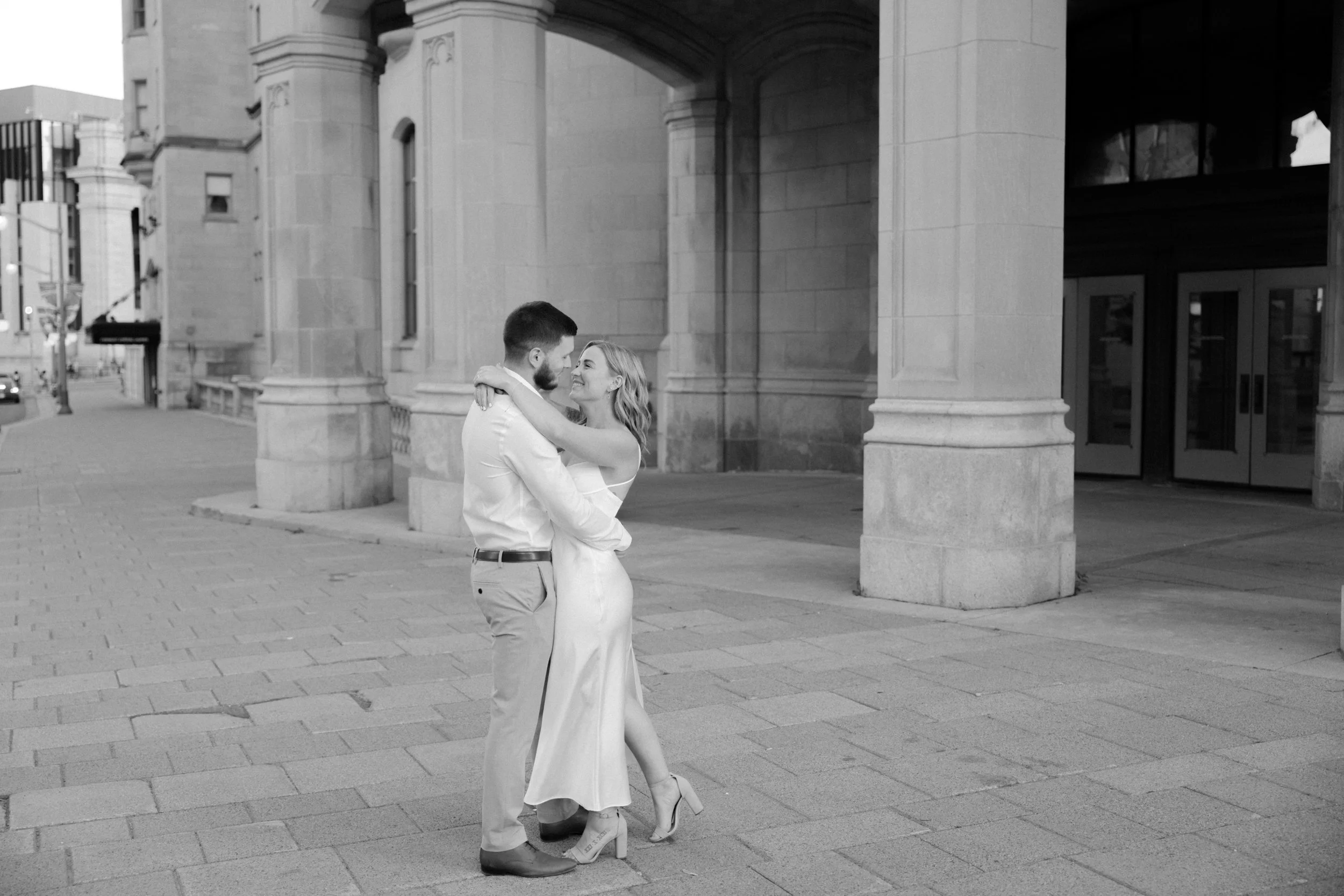 ottawa-downtown-engagement-session-0025.jpg