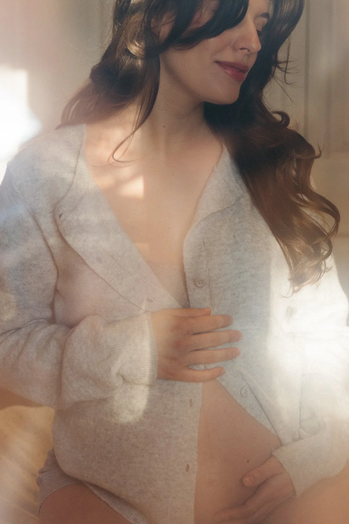 Ottawa-Maternity-Session-Cottage-0026.jpg