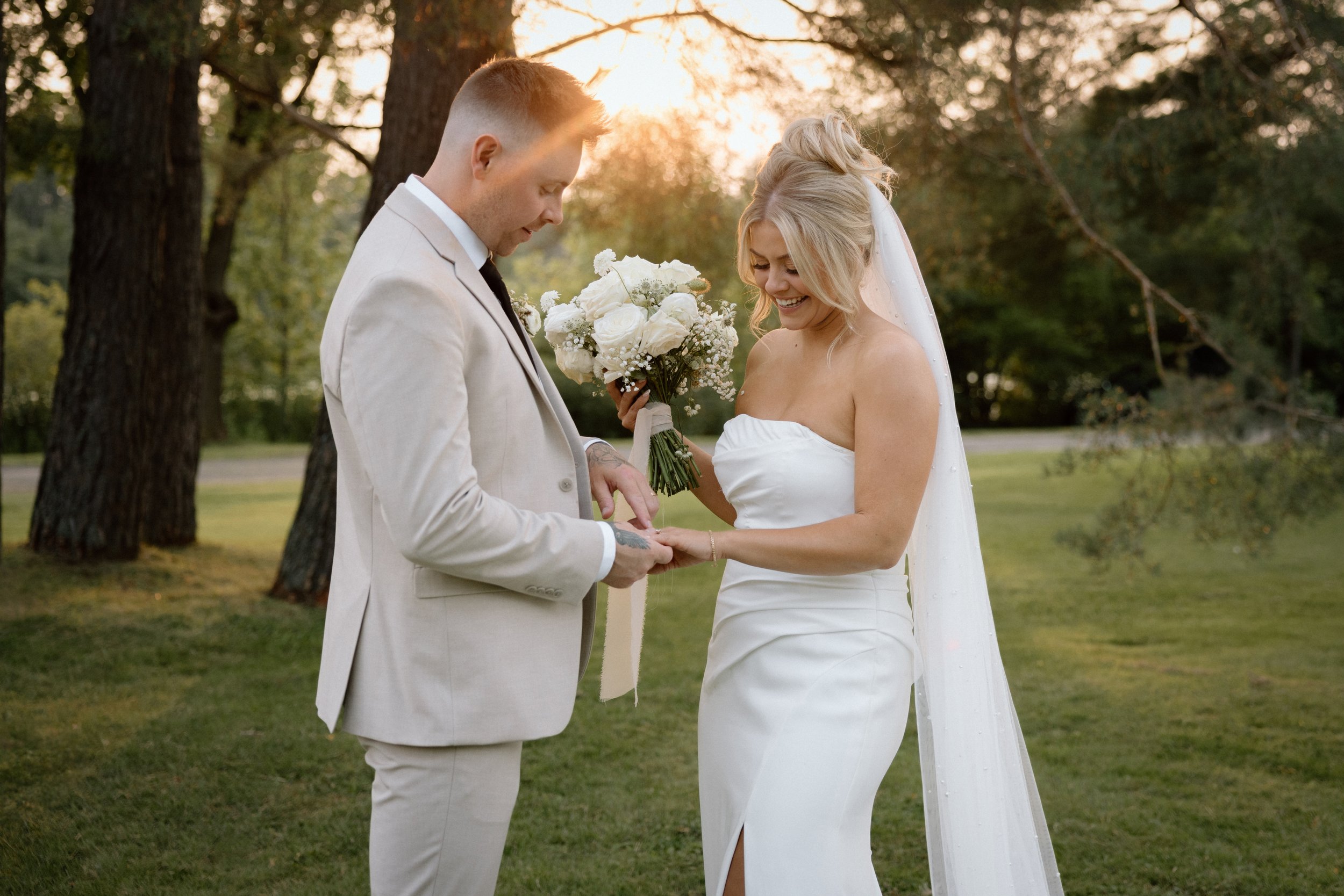 GraceAndGold-MJ-WED-1493.jpg