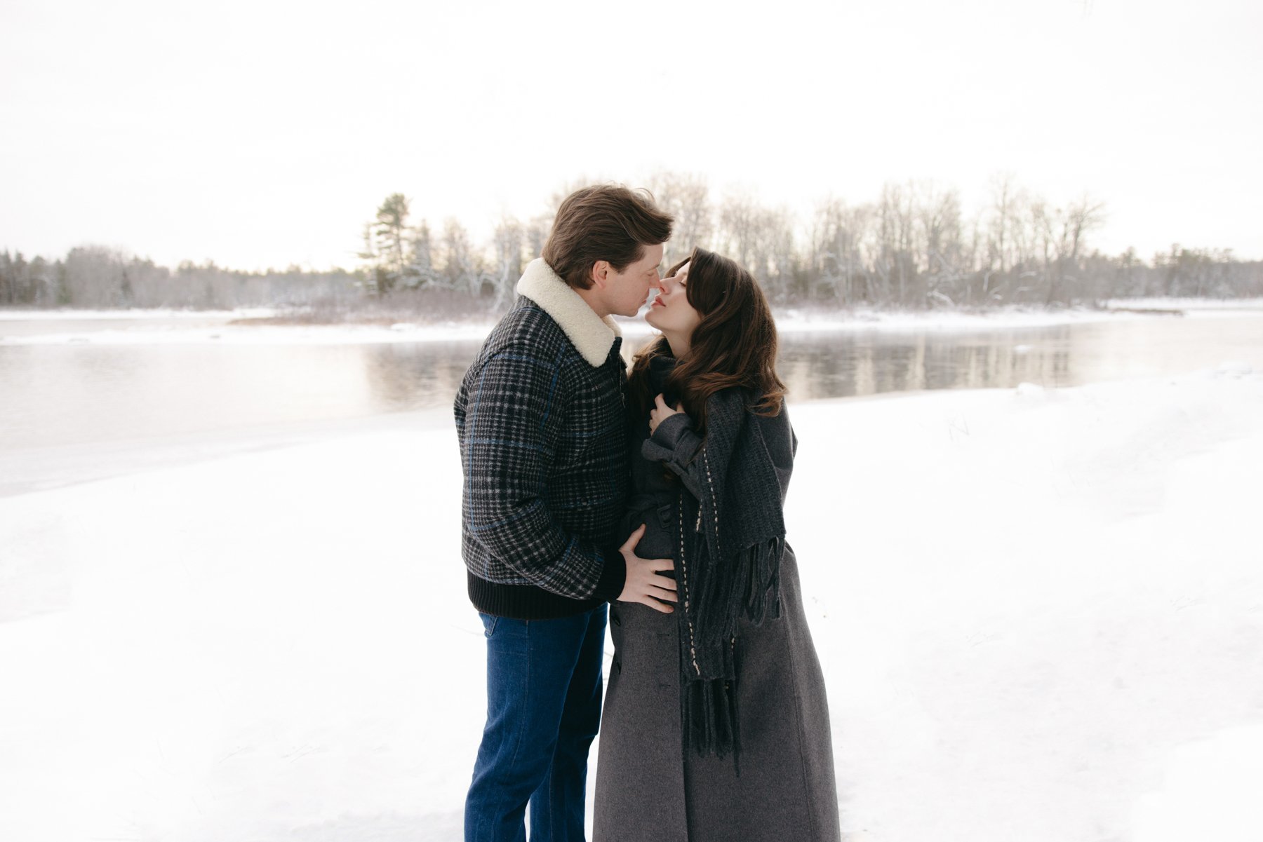 Ottawa-Maternity-Session-Cottage-0139.jpg