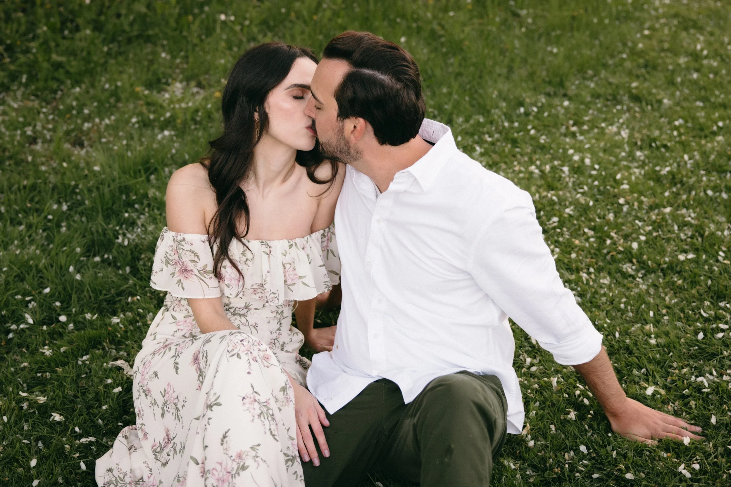 ottawa-blossom-engagement-session-0114.jpg