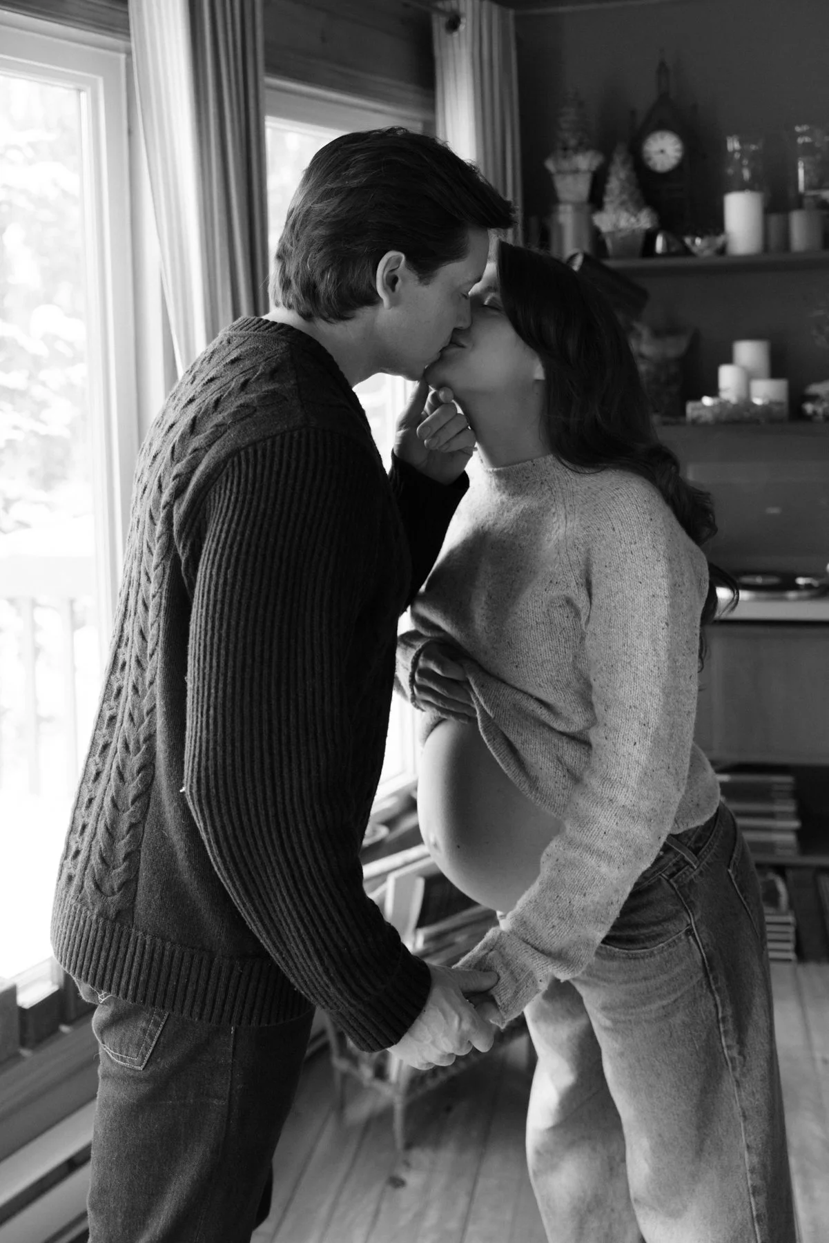 Ottawa-Maternity-Session-Cottage-0089.jpg