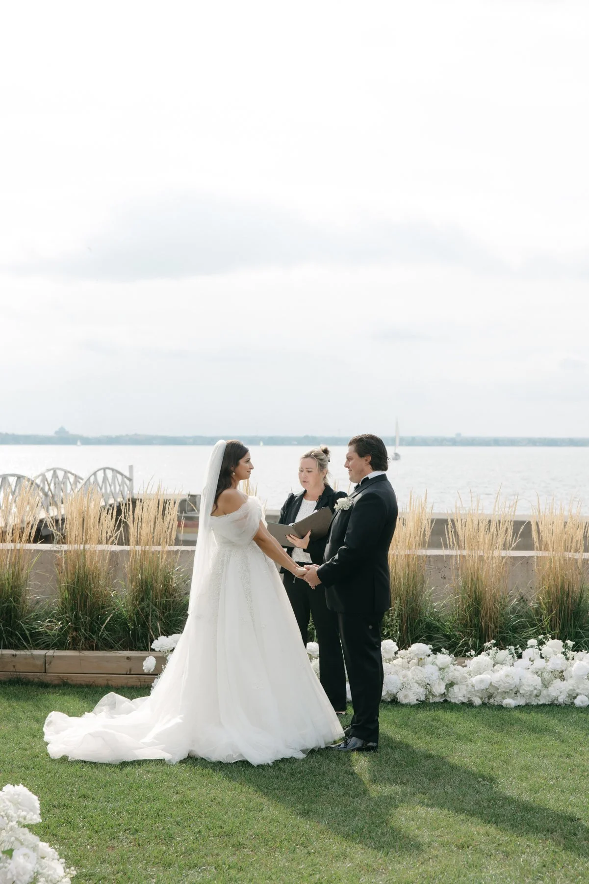 britannia-yacht-club-wedding-mn-0095.jpg