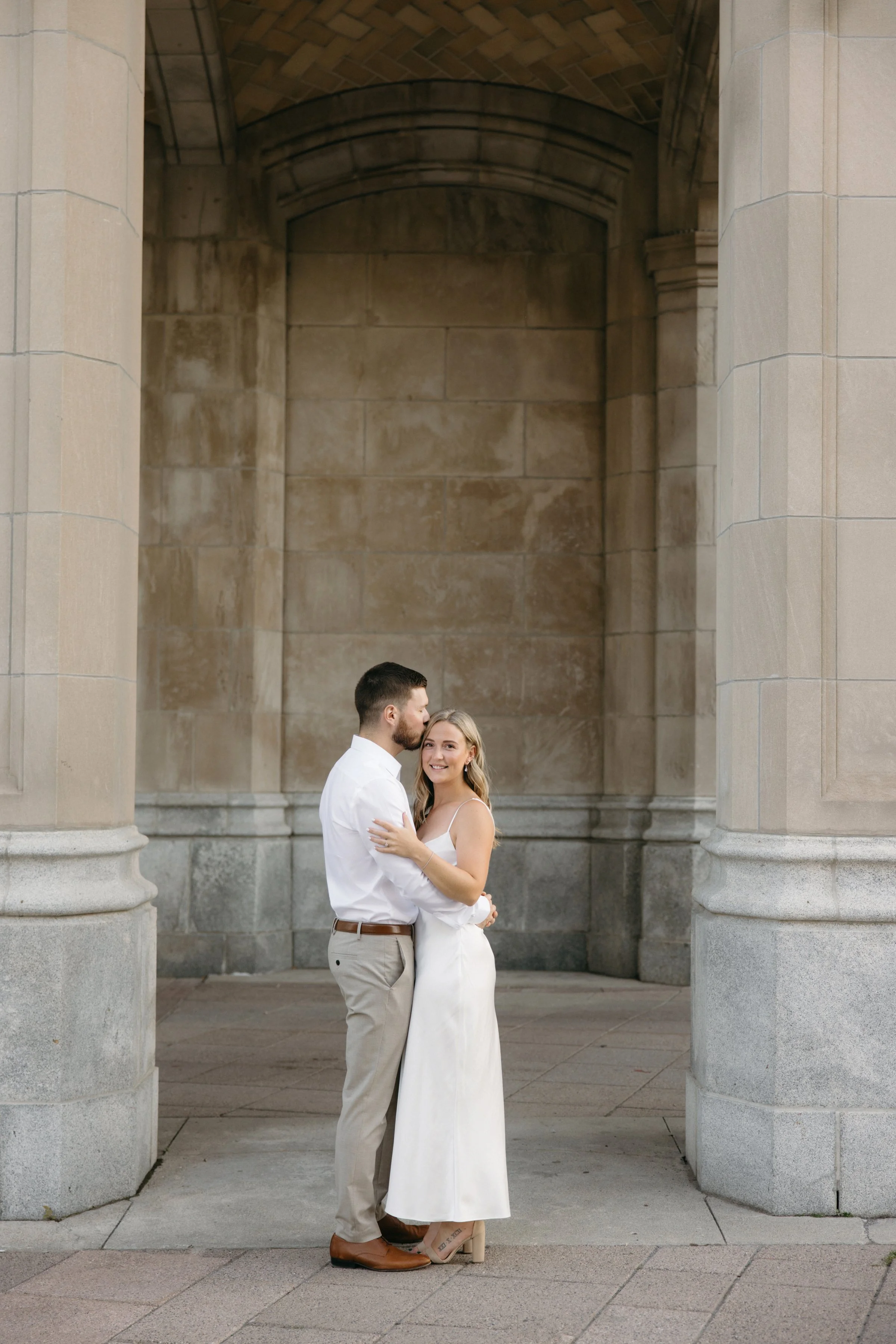 ottawa-downtown-engagement-session-0005.jpg