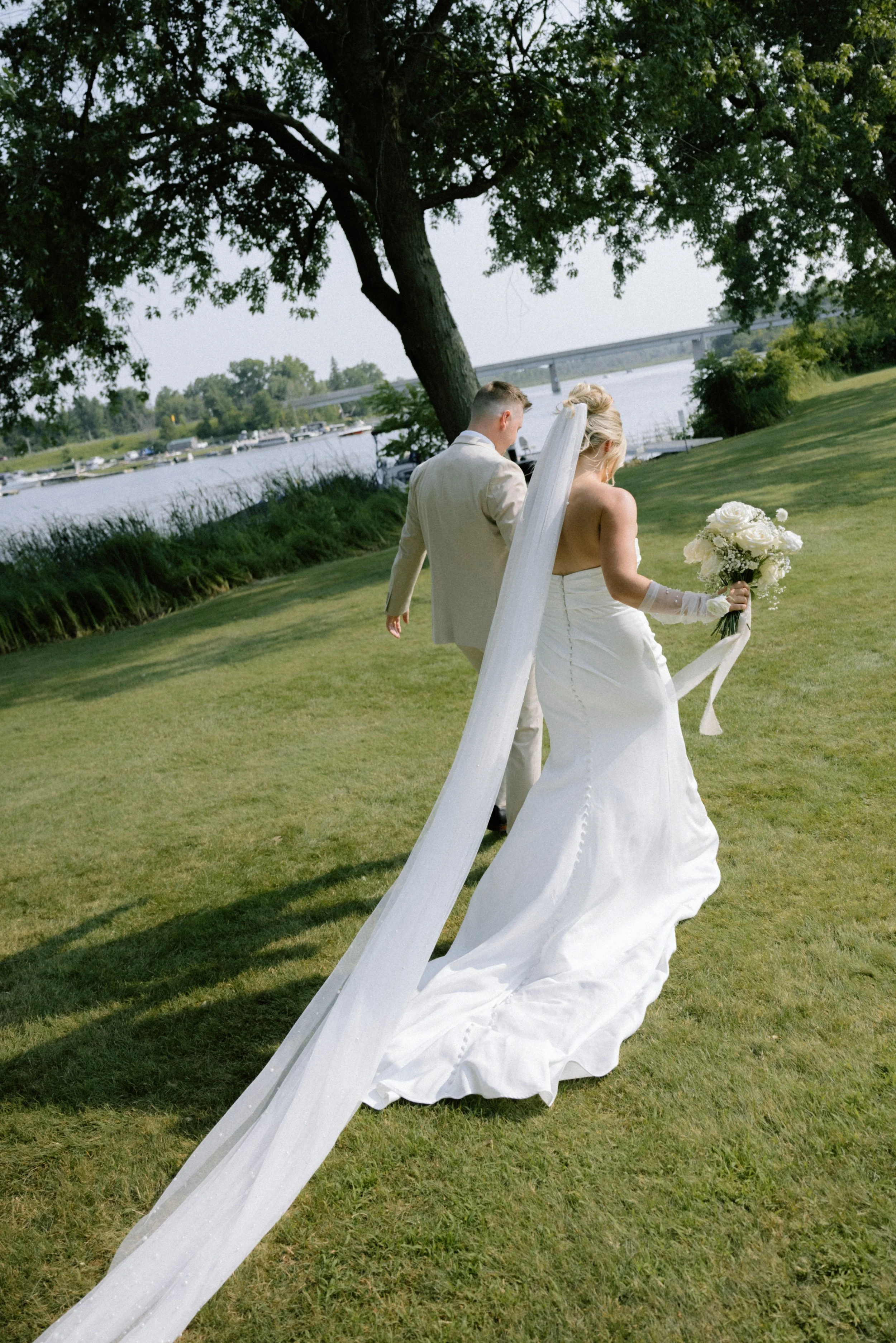 GraceAndGold-MJ-WED-1086.jpg