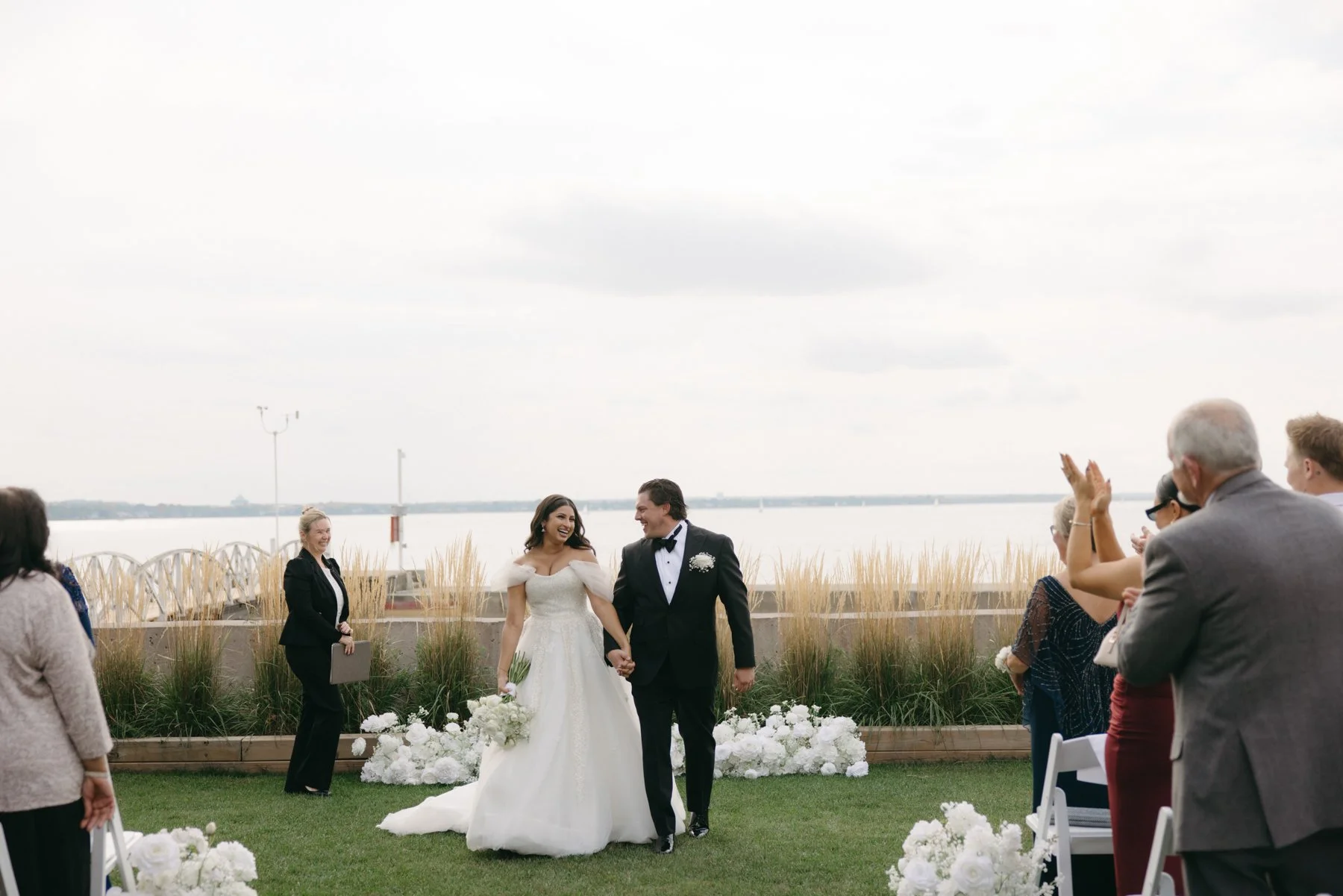 britannia-yacht-club-wedding-mn-0107.jpg
