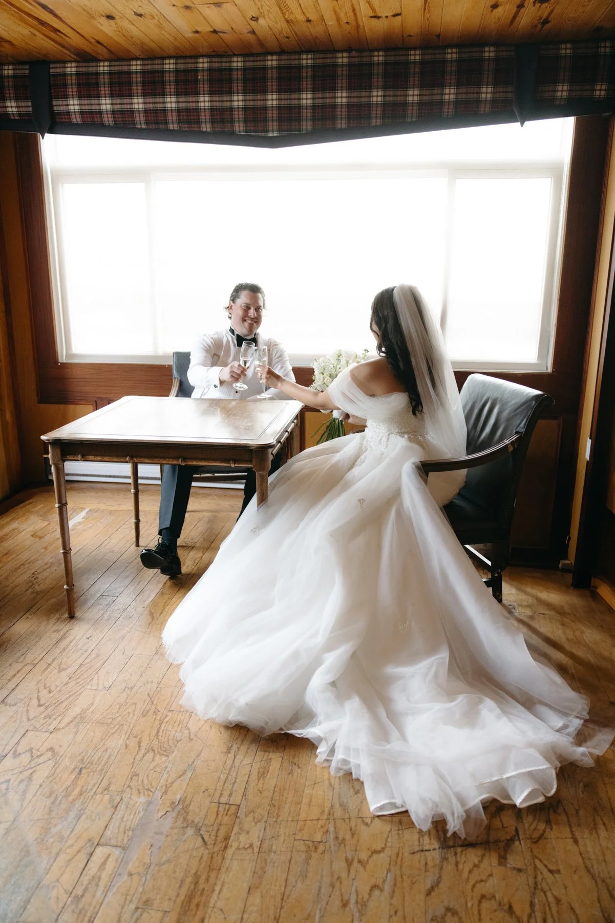 britannia-yacht-club-wedding-mn-0122.jpg