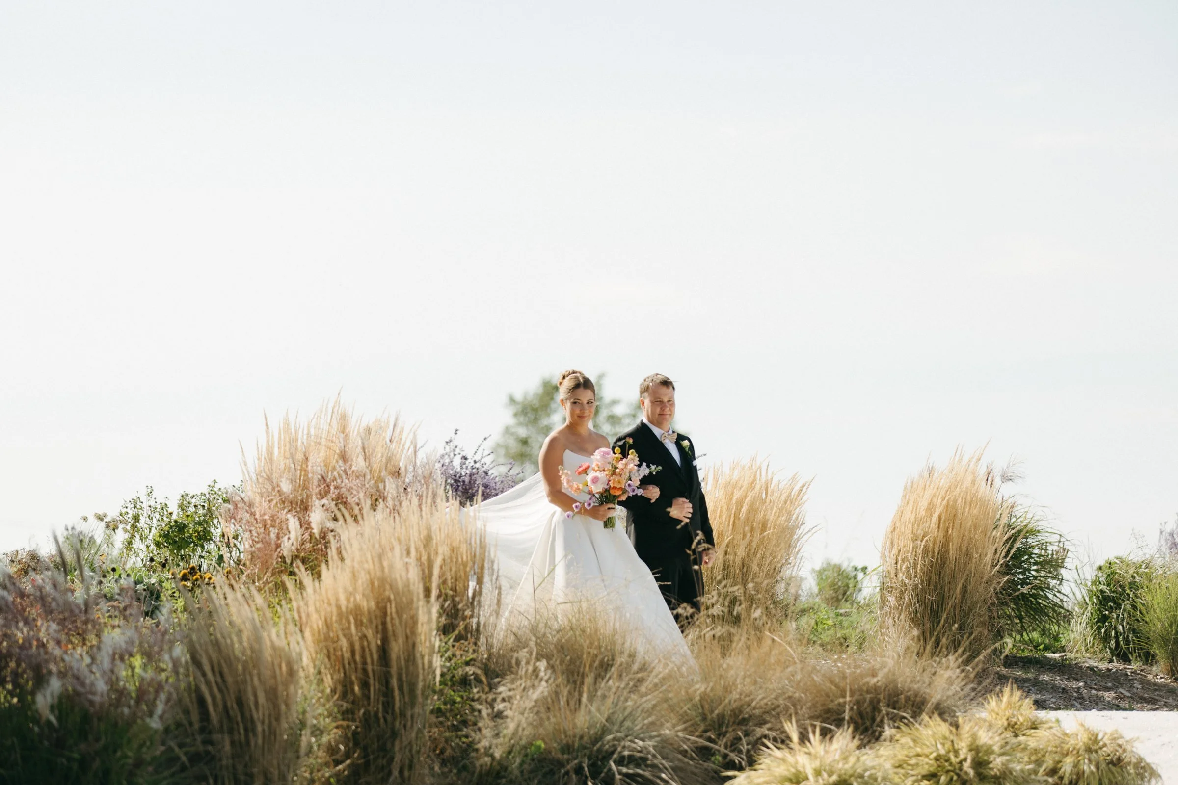 The Brighthouse Farm Wedding - Tracy Grace