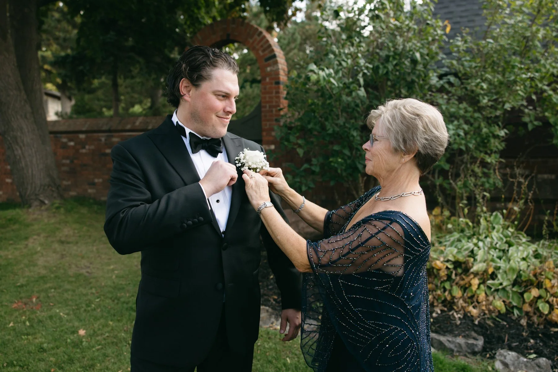 britannia-yacht-club-wedding-mn-0024.jpg