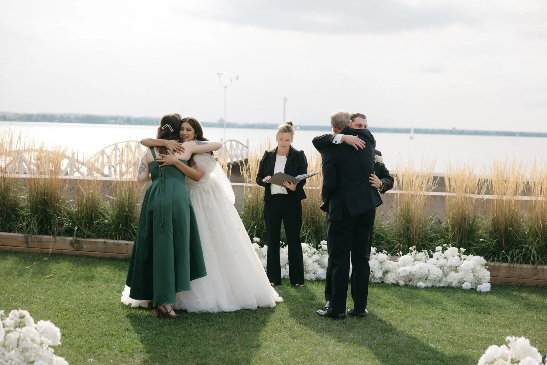 britannia-yacht-club-wedding-mn-0099.jpg