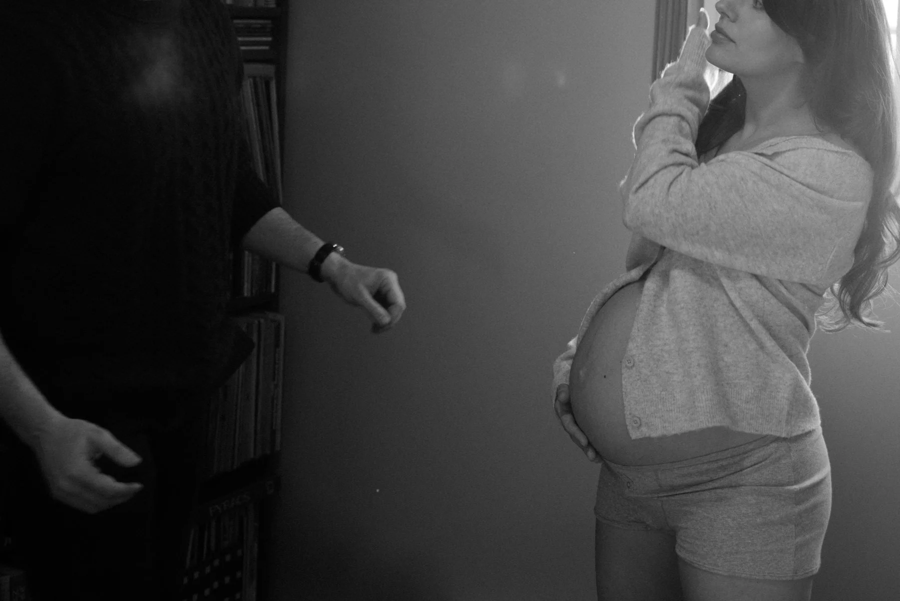 Ottawa-Maternity-Session-Cottage-0038.jpg