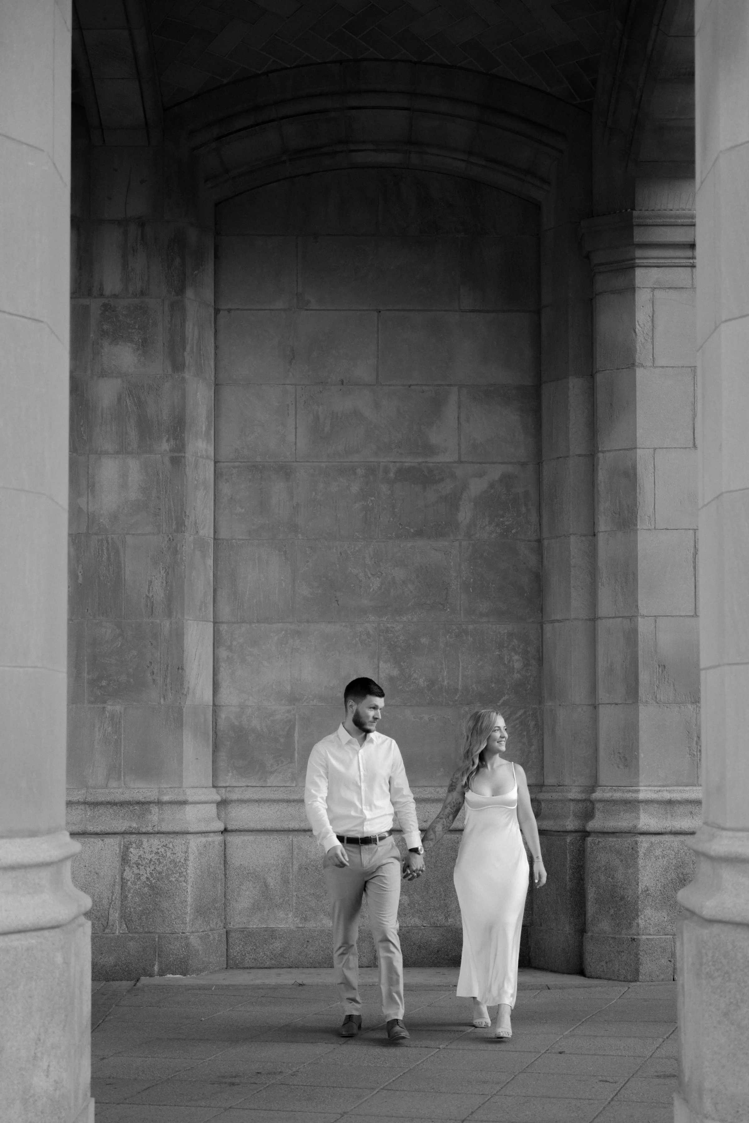 ottawa-downtown-engagement-session-0010.jpg