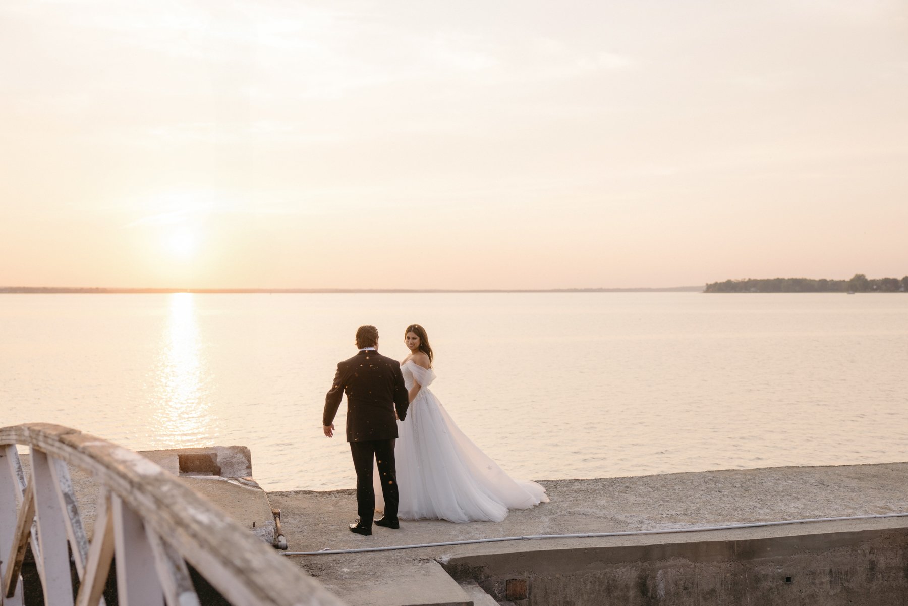 britannia-yacht-club-wedding-mn-0232.jpg