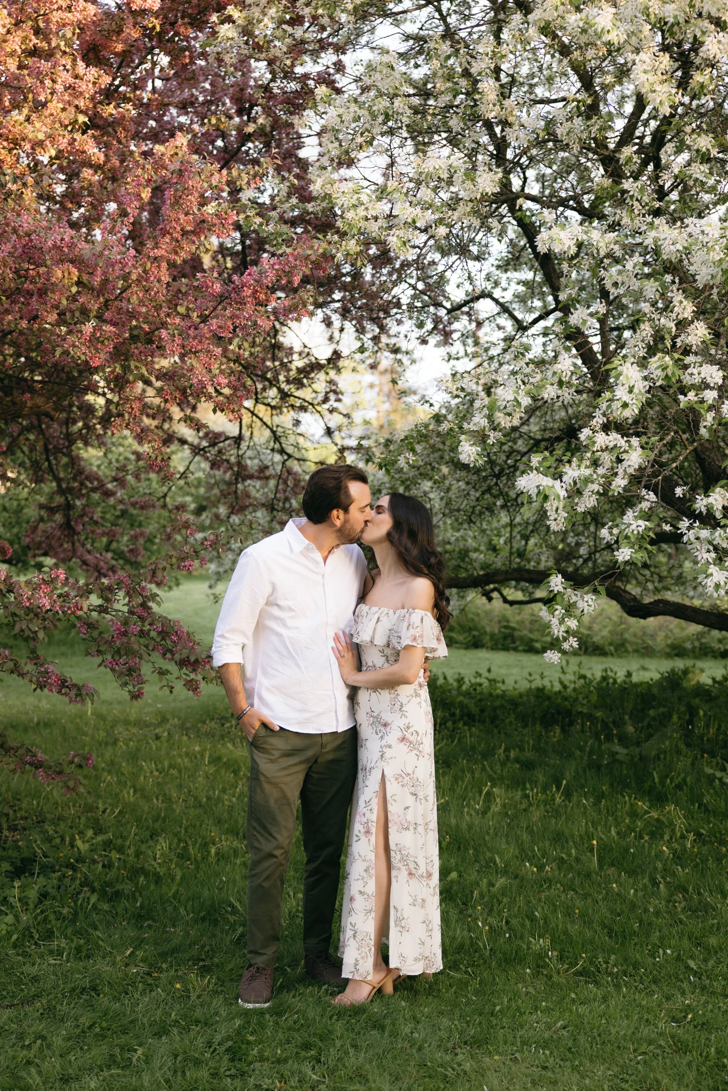 ottawa-blossom-engagement-session-0012.jpg