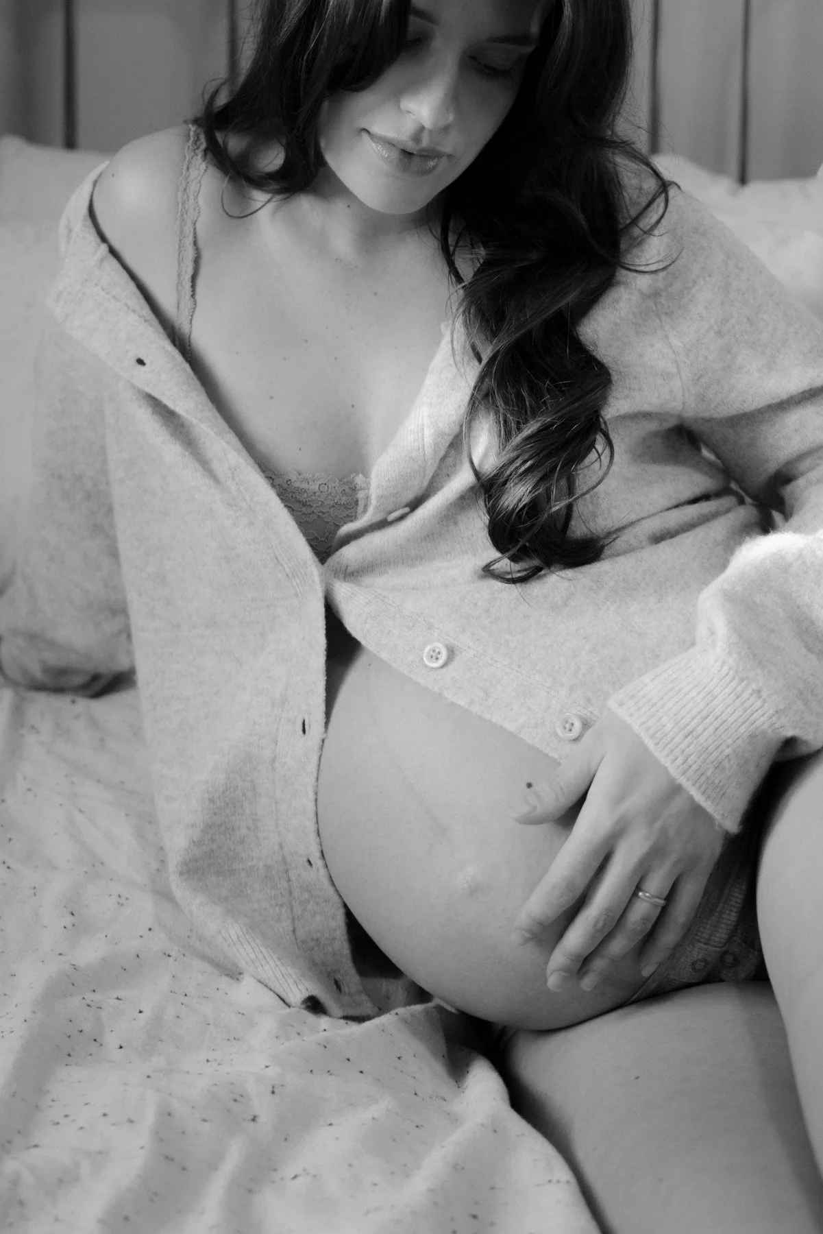 Ottawa-Maternity-Session-Cottage-0020.jpg