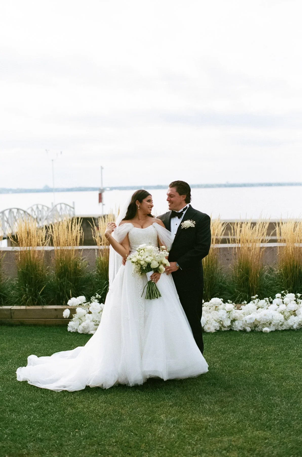 britannia-yacht-club-wedding-mn-0059.jpg