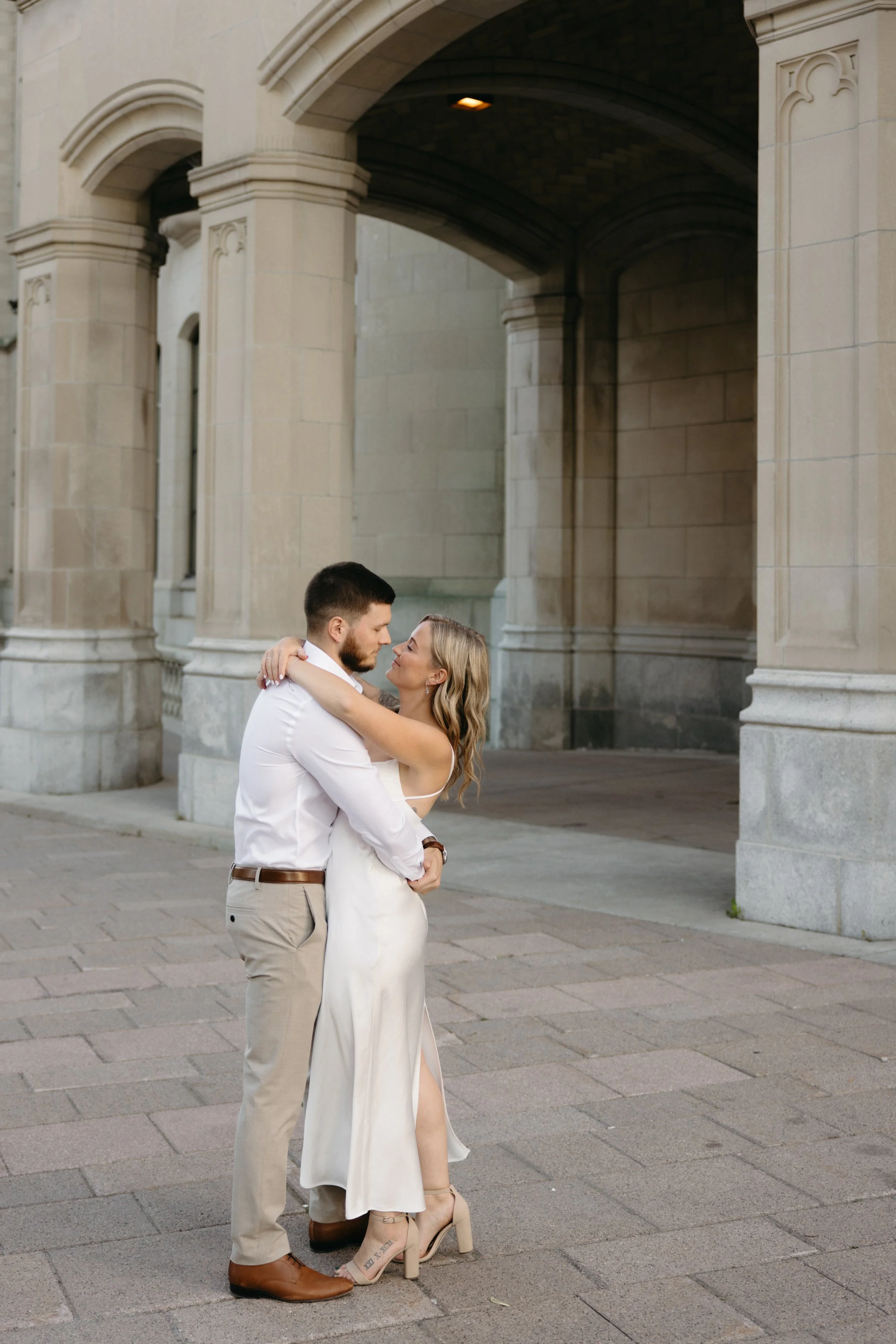 ottawa-downtown-engagement-session-0023.jpg