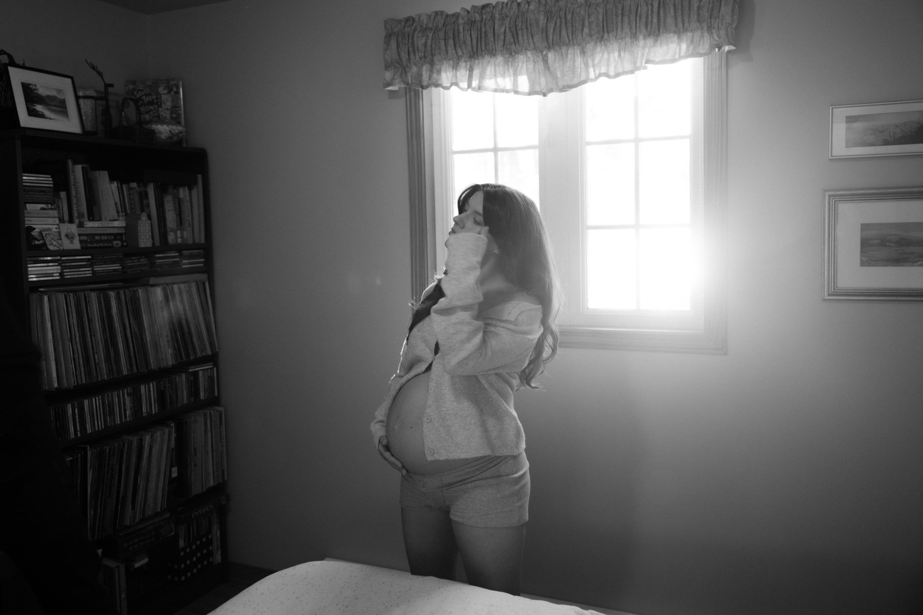 Ottawa-Maternity-Session-Cottage-0037.jpg