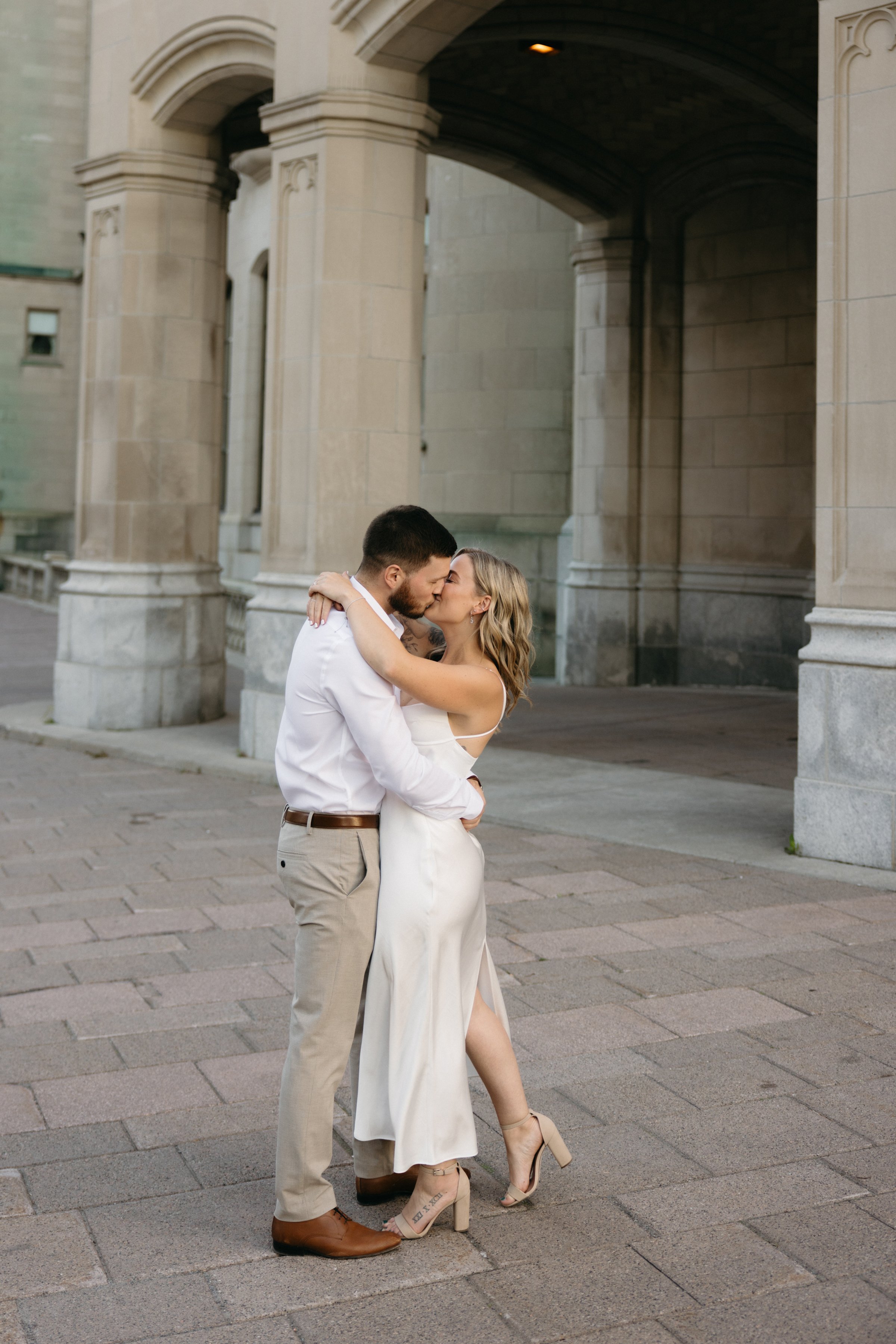 ottawa-downtown-engagement-session-0024.jpg