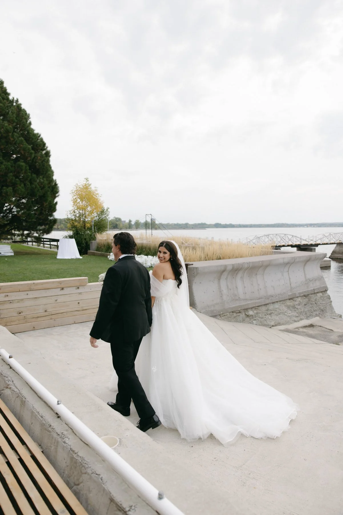 britannia-yacht-club-wedding-mn-0118.jpg