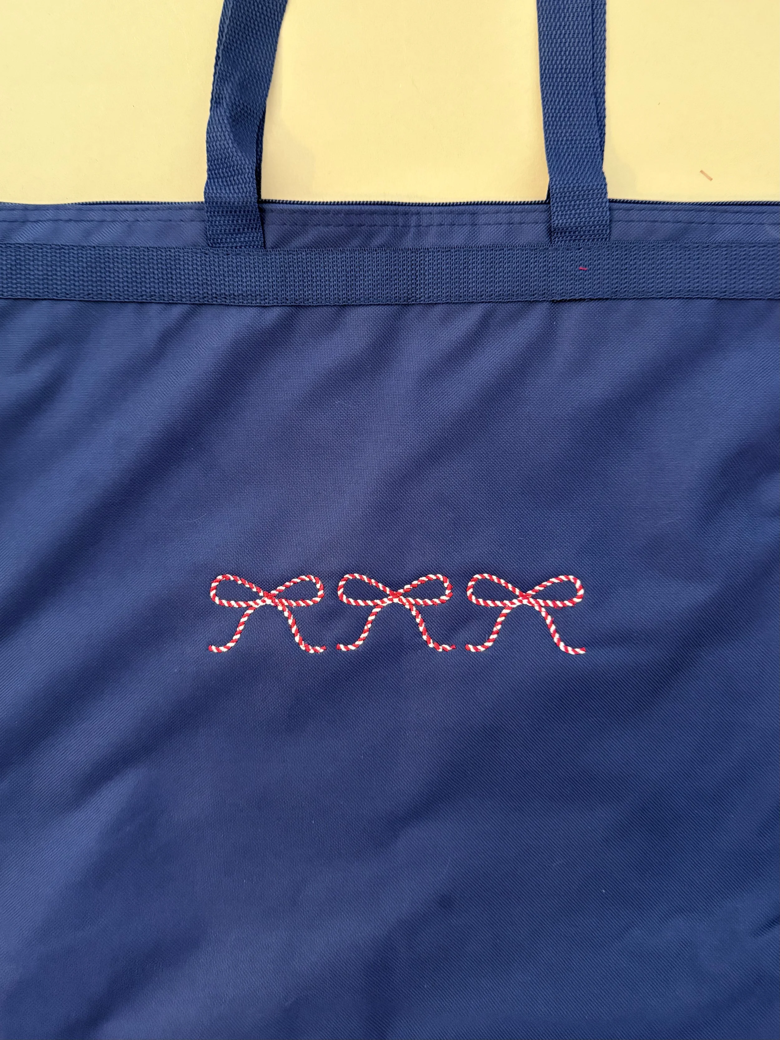 Candy Cane Bow Zipper Tote Closeup.jpeg