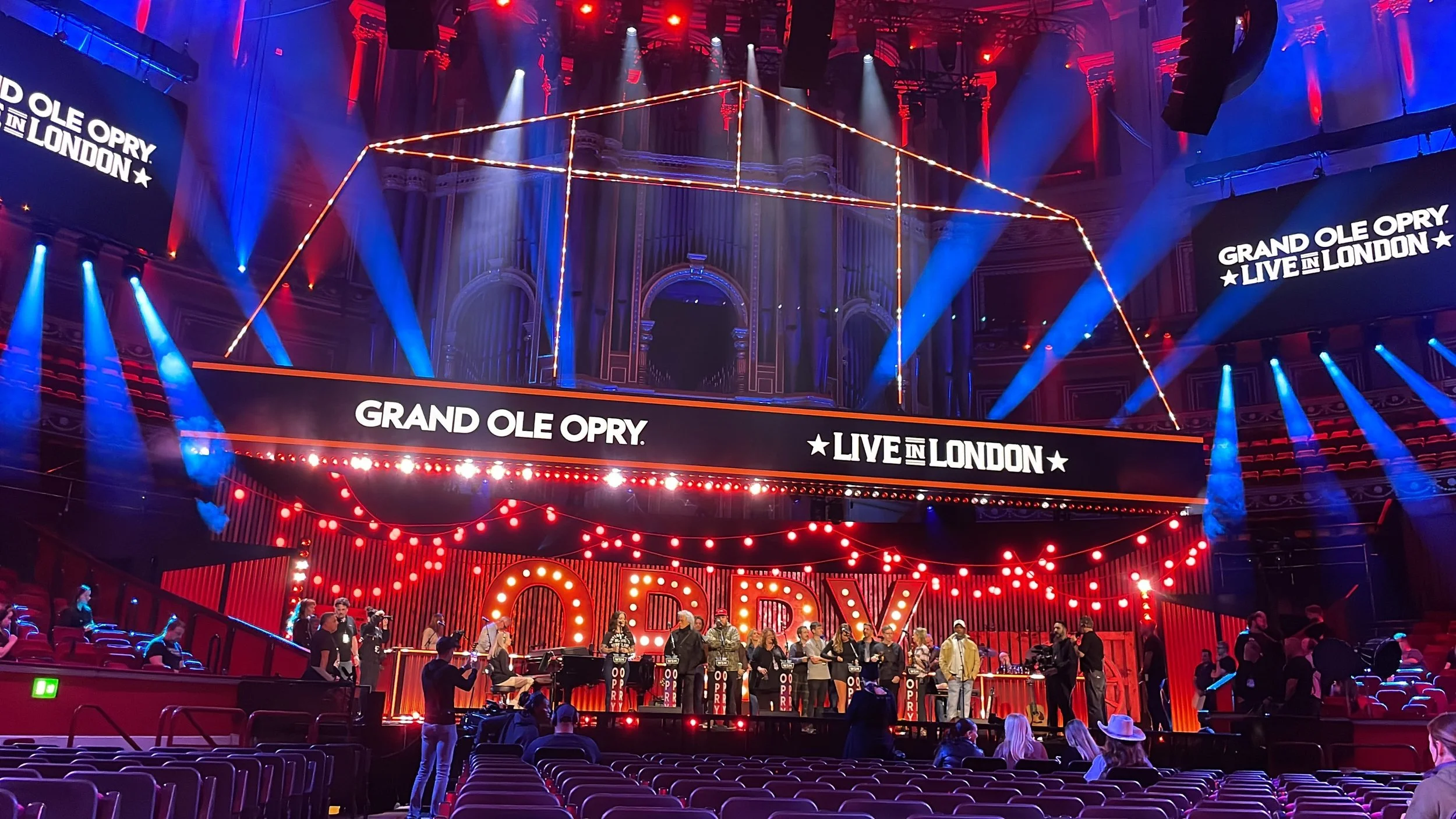 Grand-Ole-opry-London2-country-music-set.jpg
