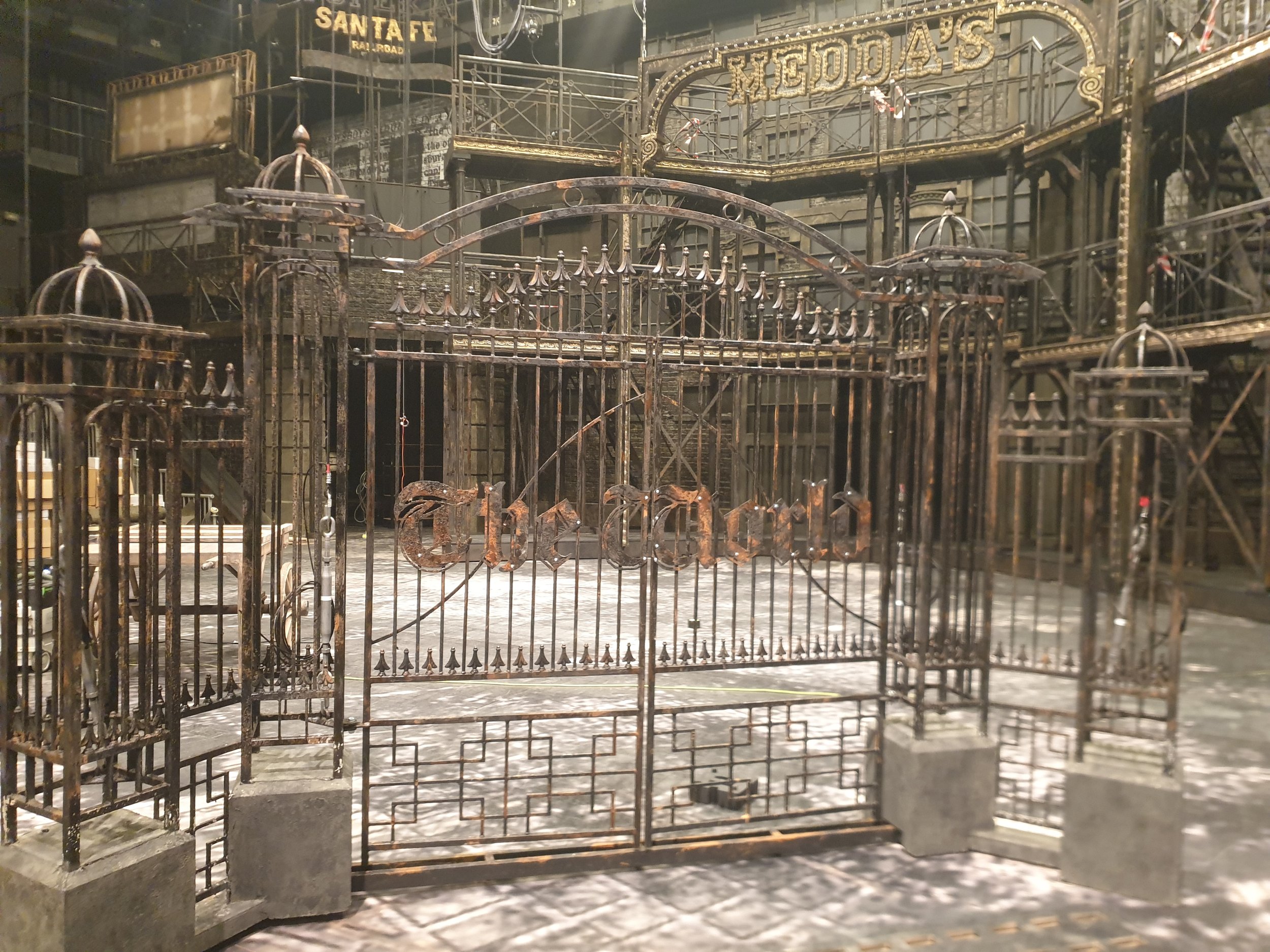 3046-theater-gaming-set-design-uk .jpg