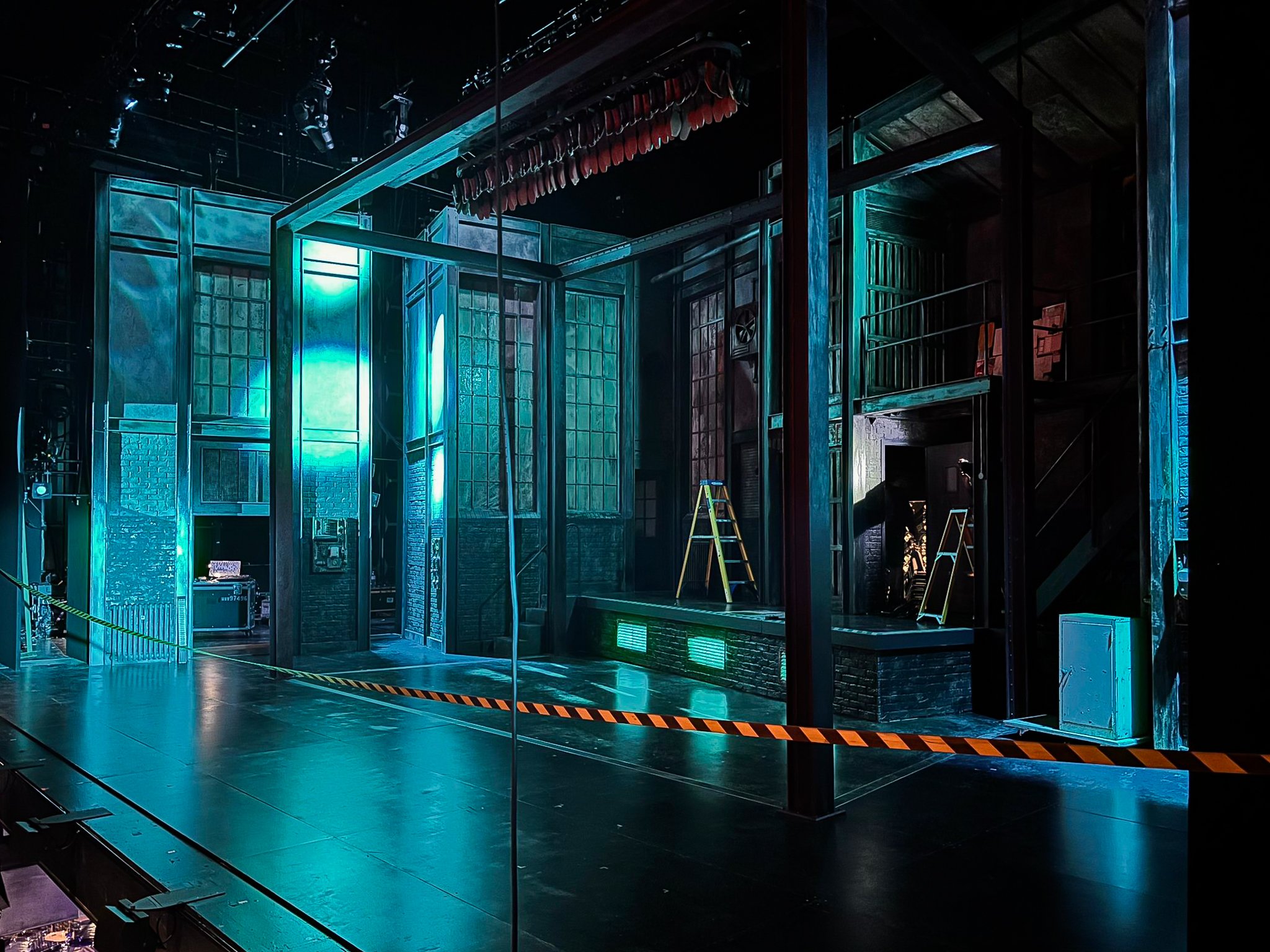 18Bespoke Scenic Production team based in bristol.jpg