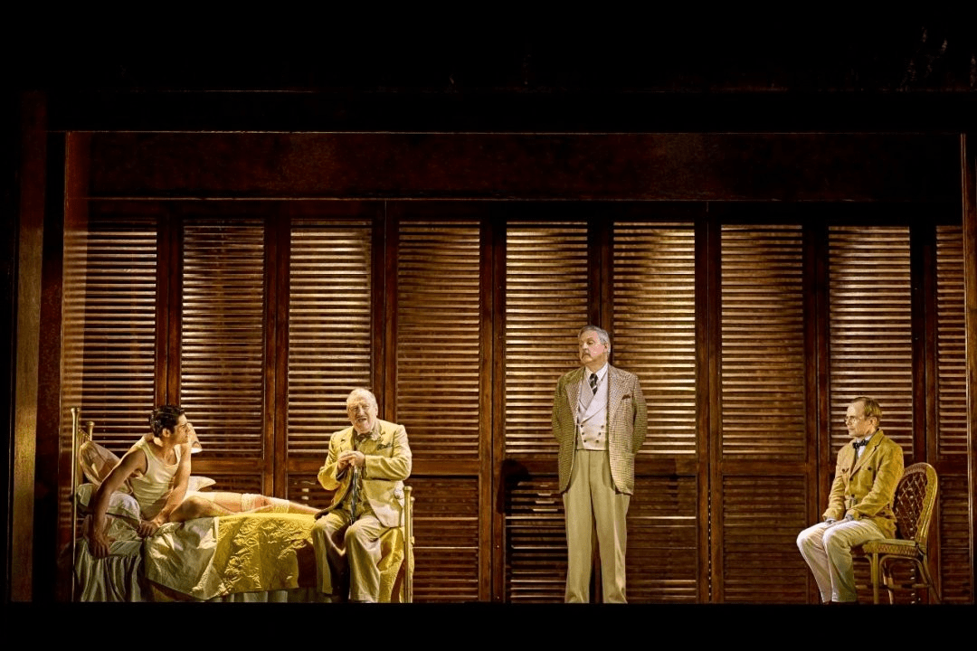 actors-theater- set- performance-.png