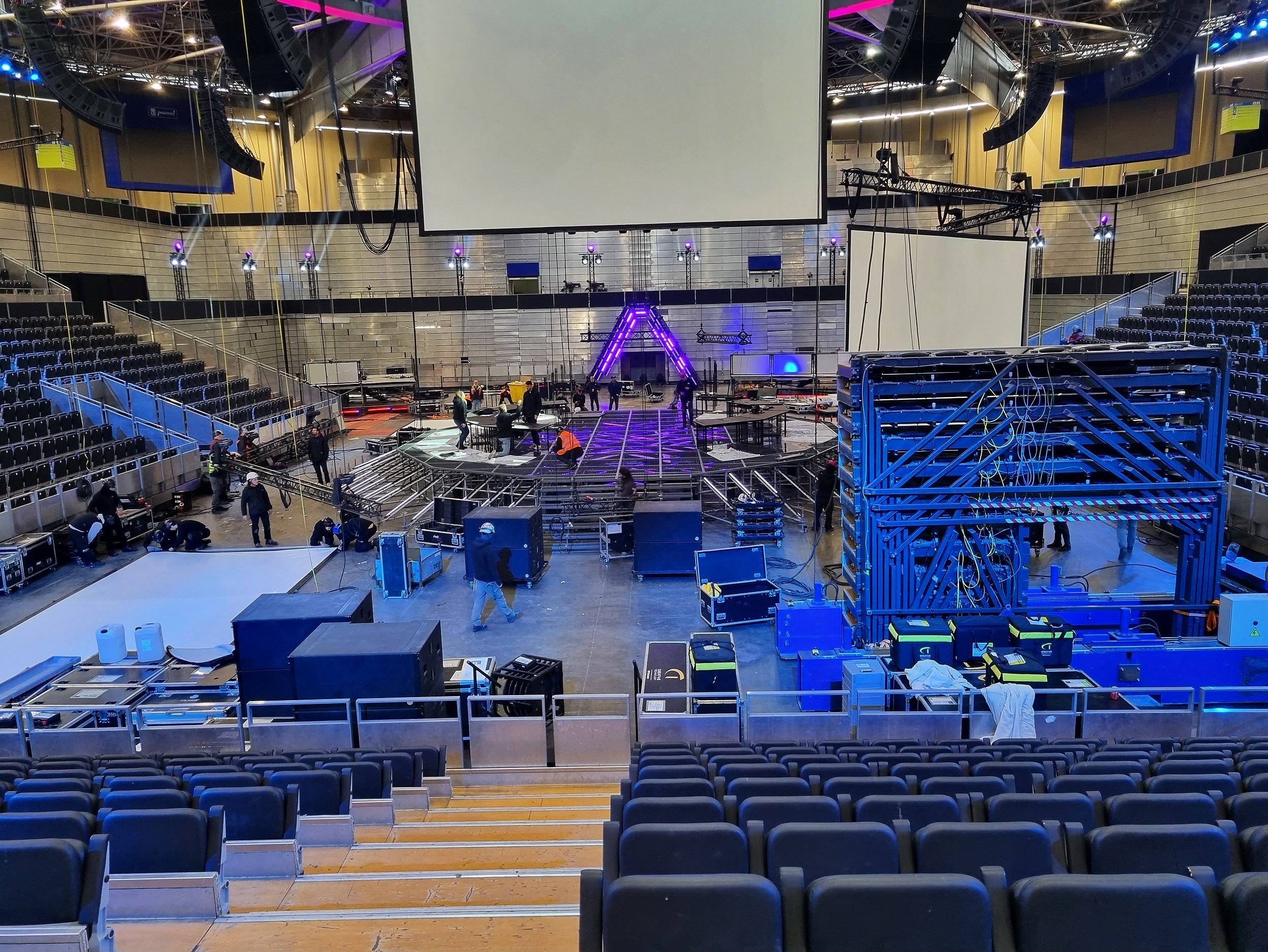 3064-theater-gaming-set-design-uk .jpg