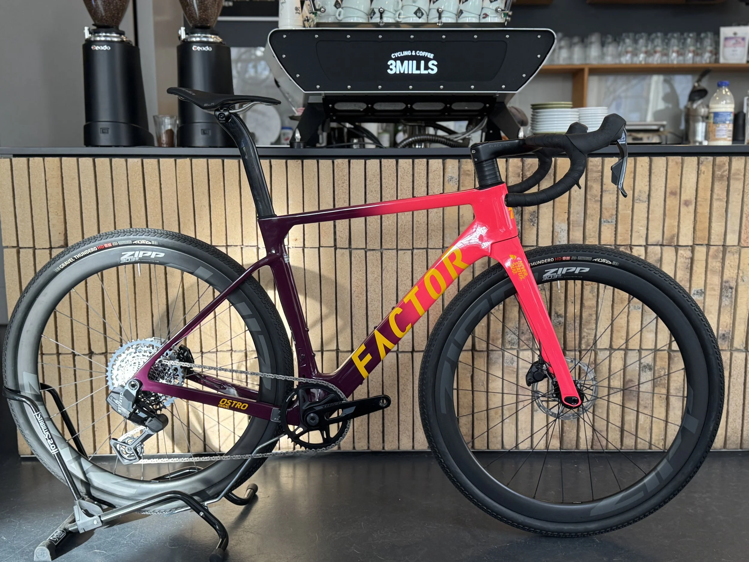 factor-gravel-rennrad-bike-fahrrad-fahrradladen-3mills-münchen