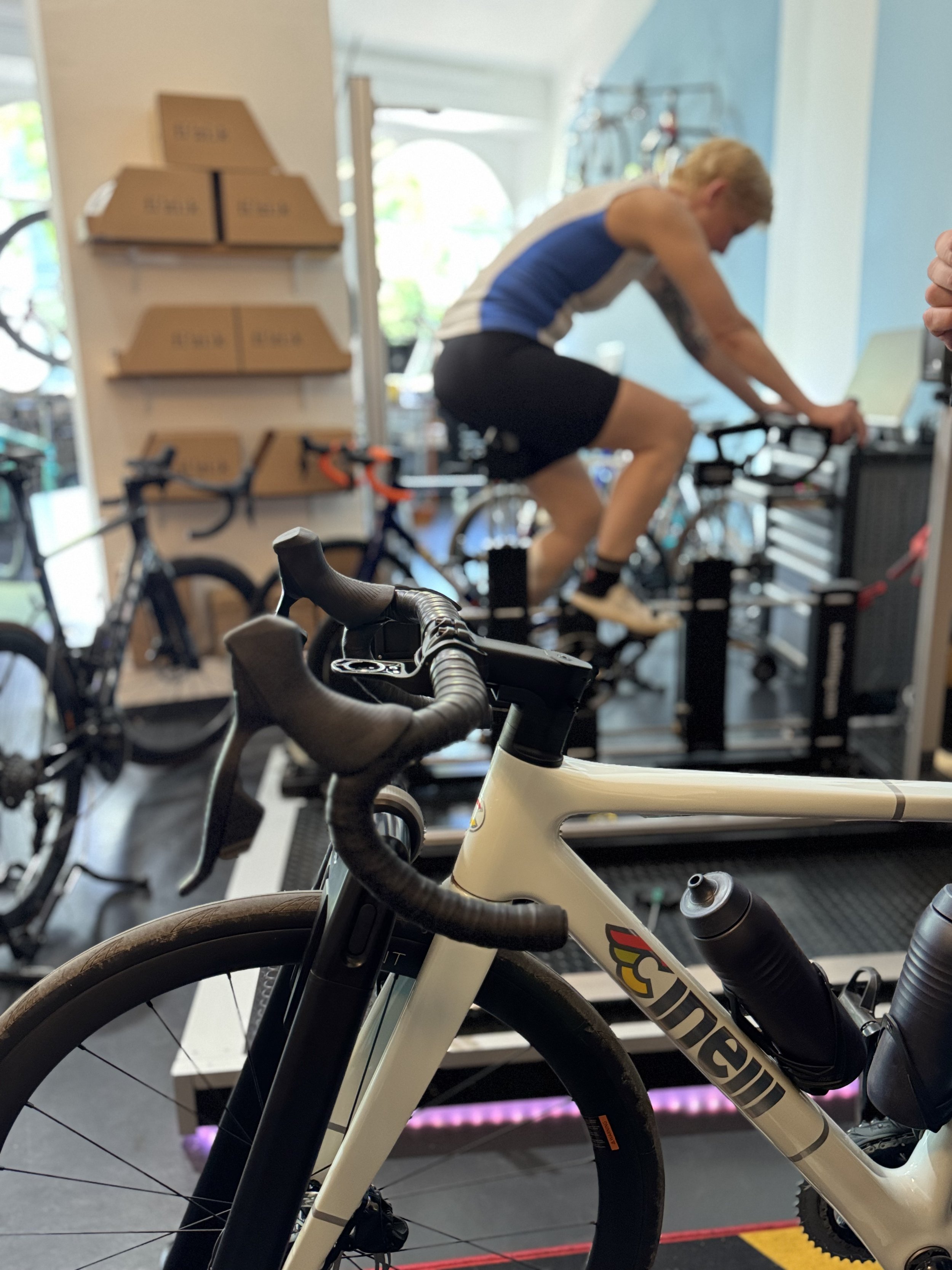 rennrad-custombuild-zipp-fulcrum-factor-3millscycling-münchen.jpeg