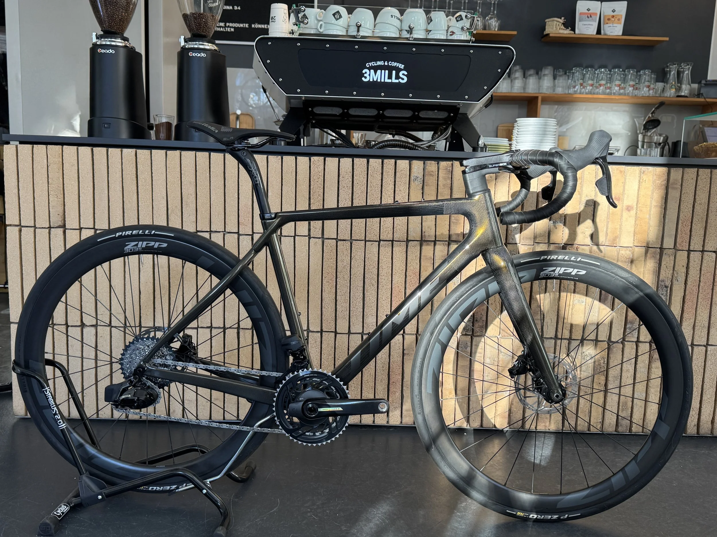 time-bestcarbon-madeineurope-rennrad-gravel-3mills-fahrradladen-münchen.jpeg