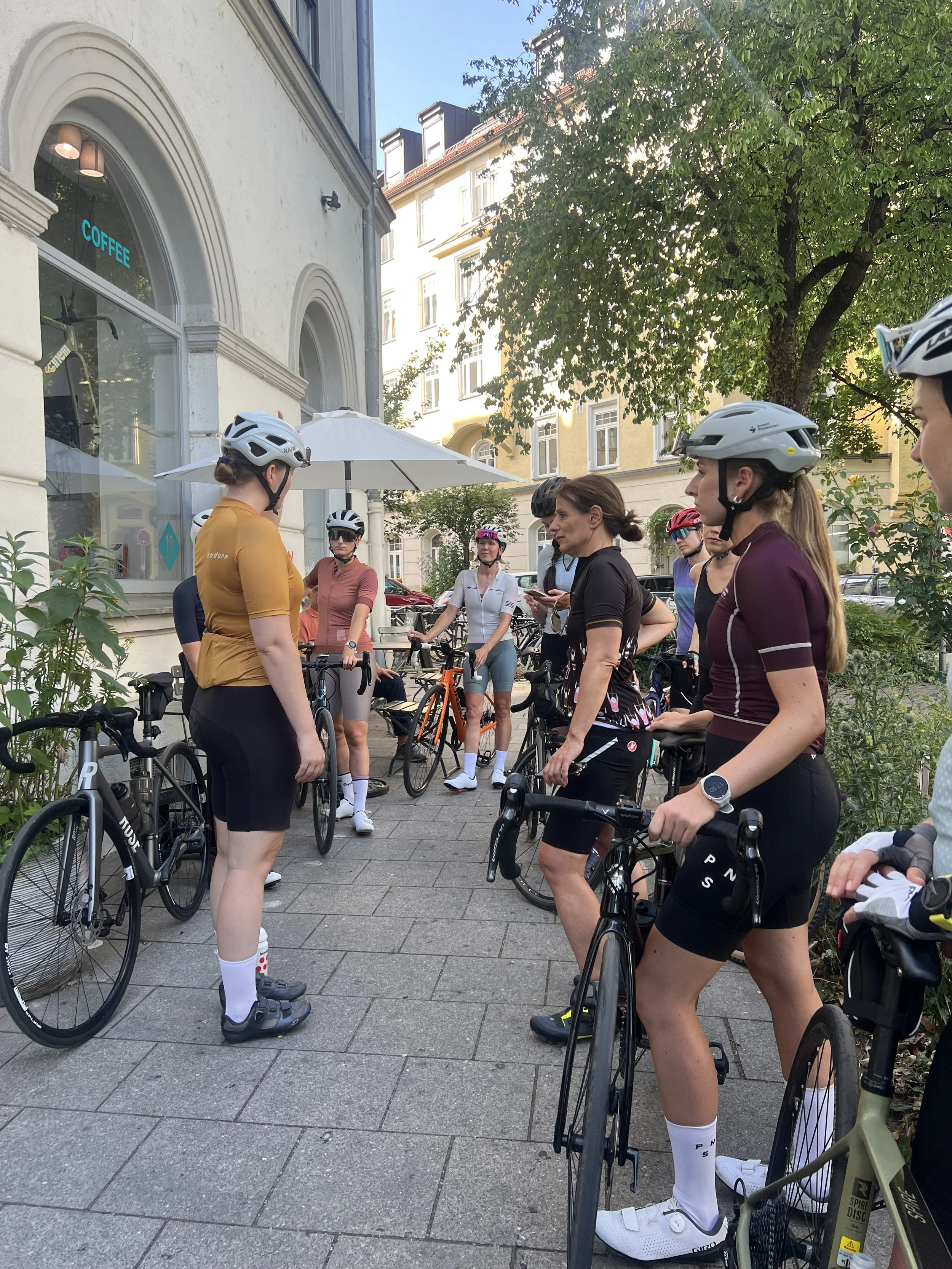 3mills-community-frauen-mädels-girls-fahrradfahren-3millscycling-münchen.jpeg