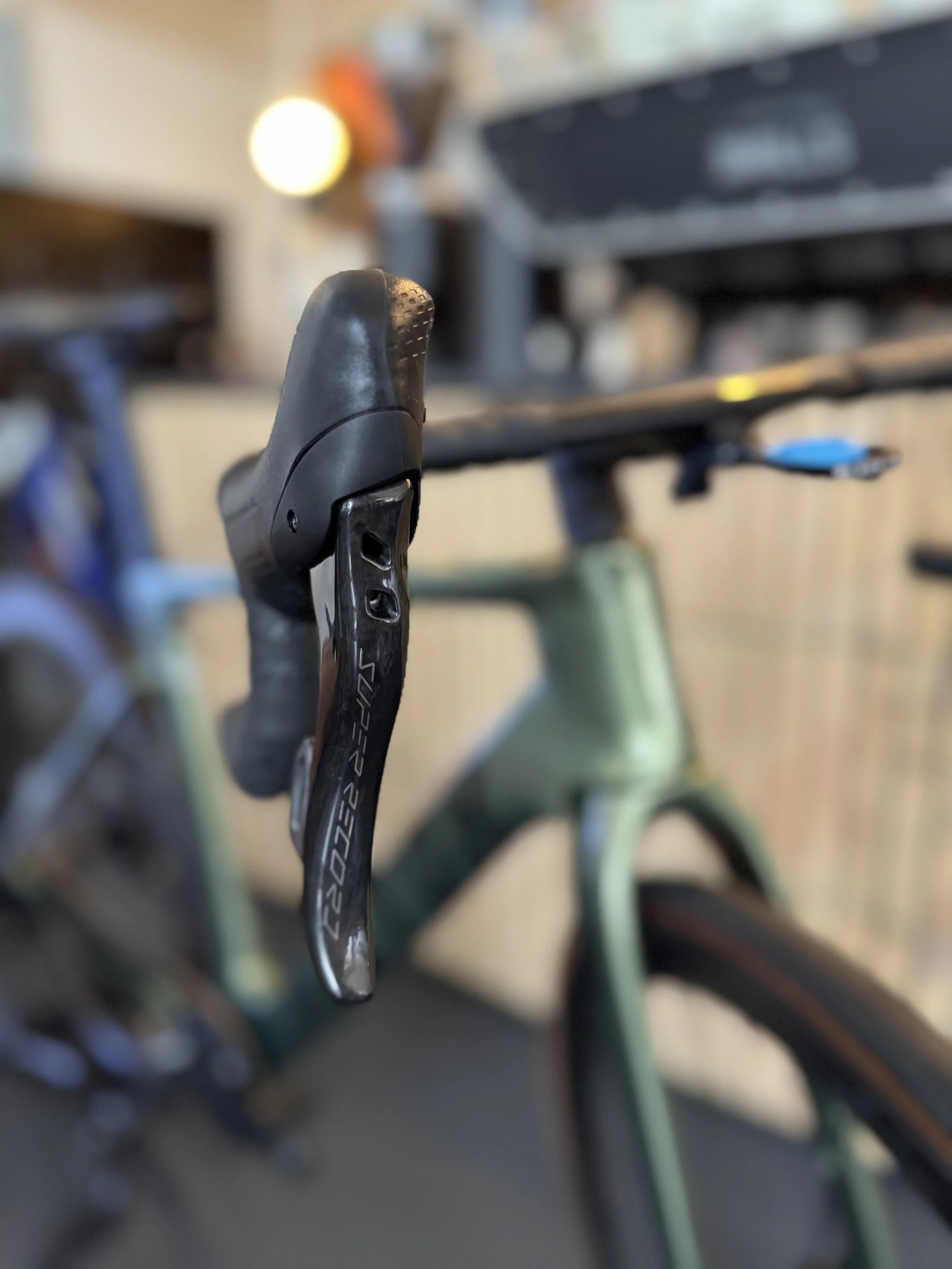 campagnolo-superrecord-fahrrad-aufbauen-cinelli-3millscycling-münchen.jpeg