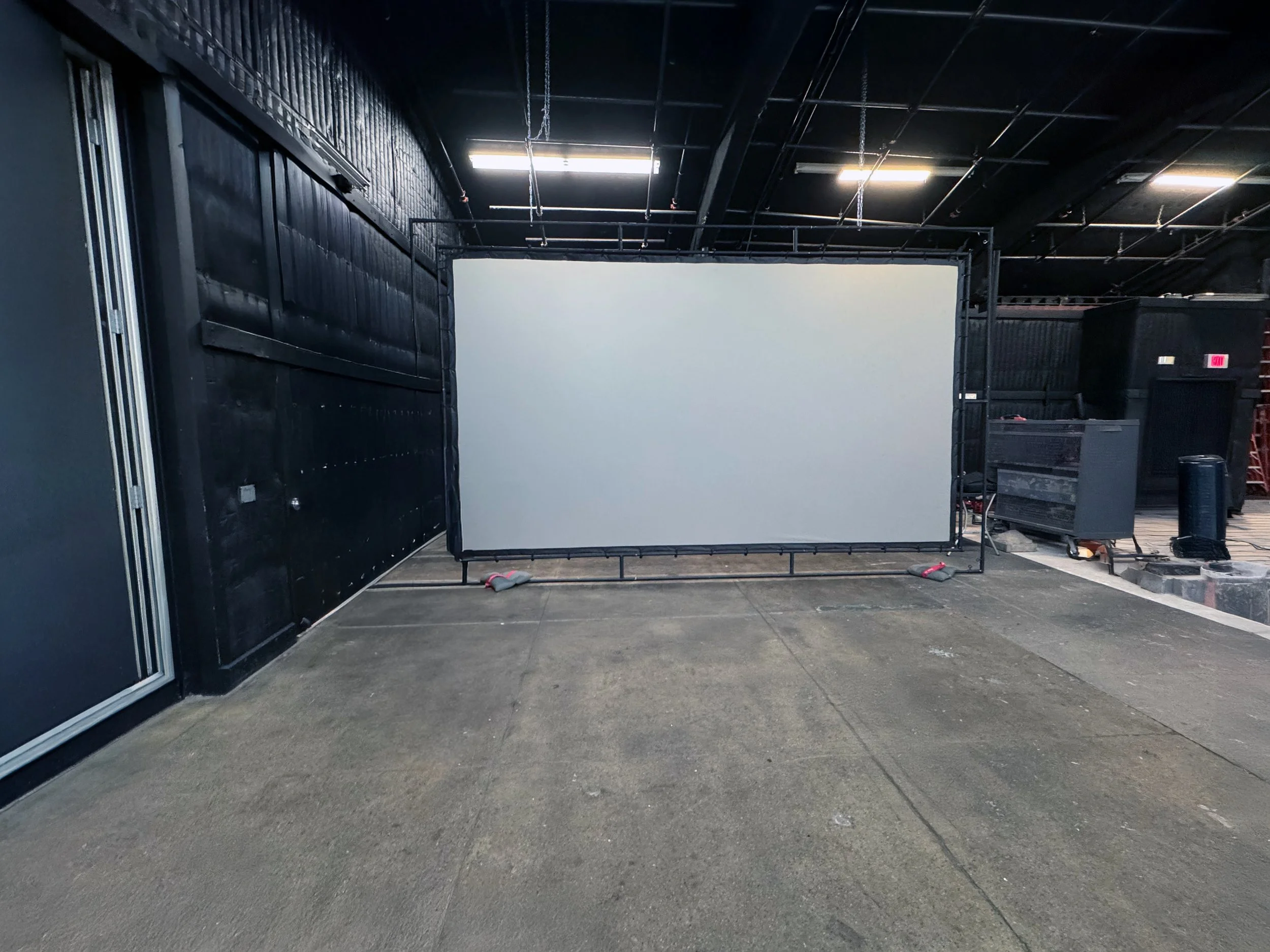 projection-screen-closeup-los-angeles-vfx.jpg