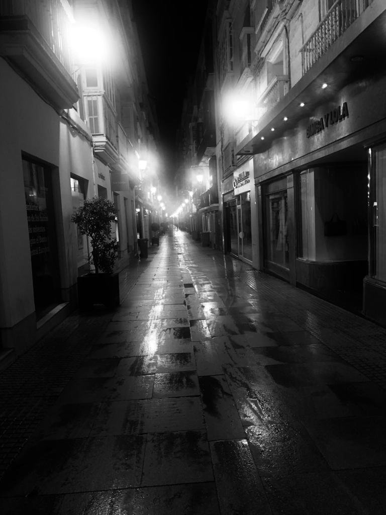 Cadiz at night.JPG